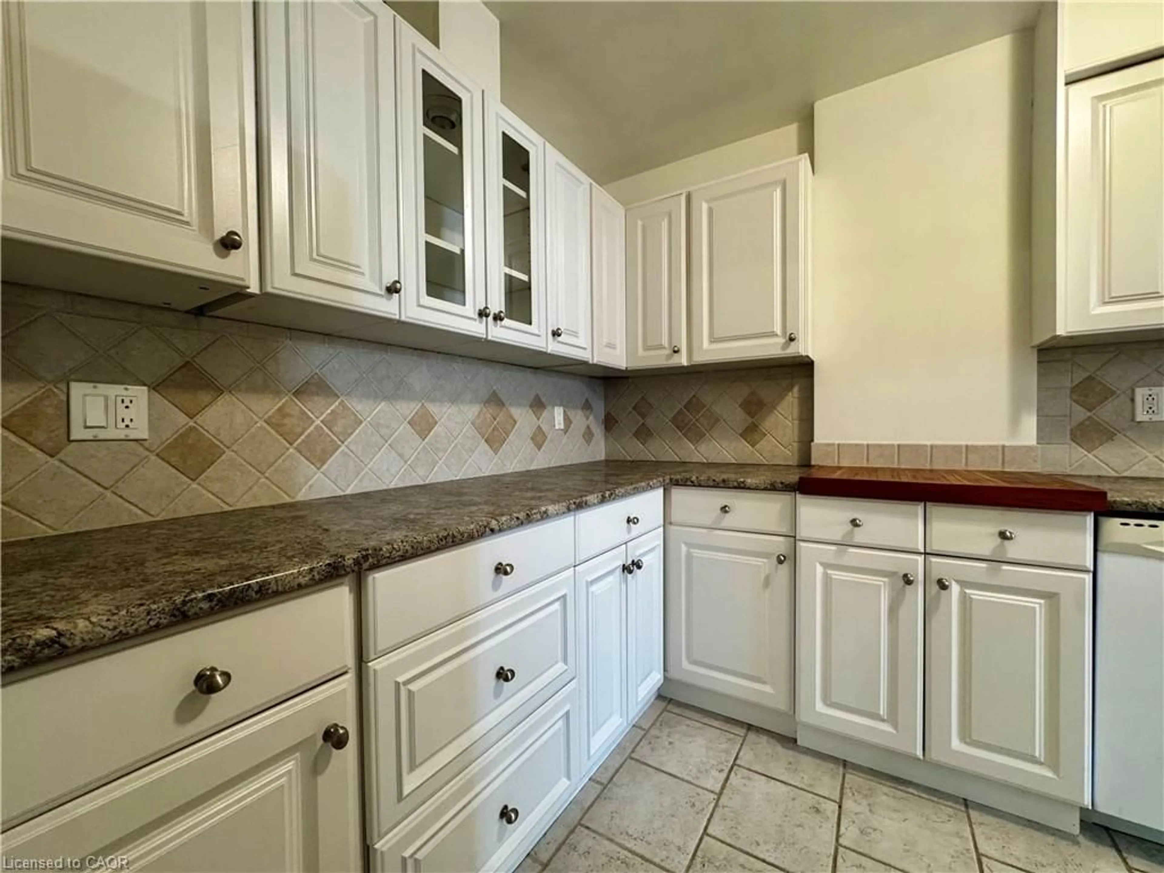 Standard kitchen, ceramic/tile floor for 35 Towering Heights Blvd #809, St. Catharines Ontario L2T 3G8