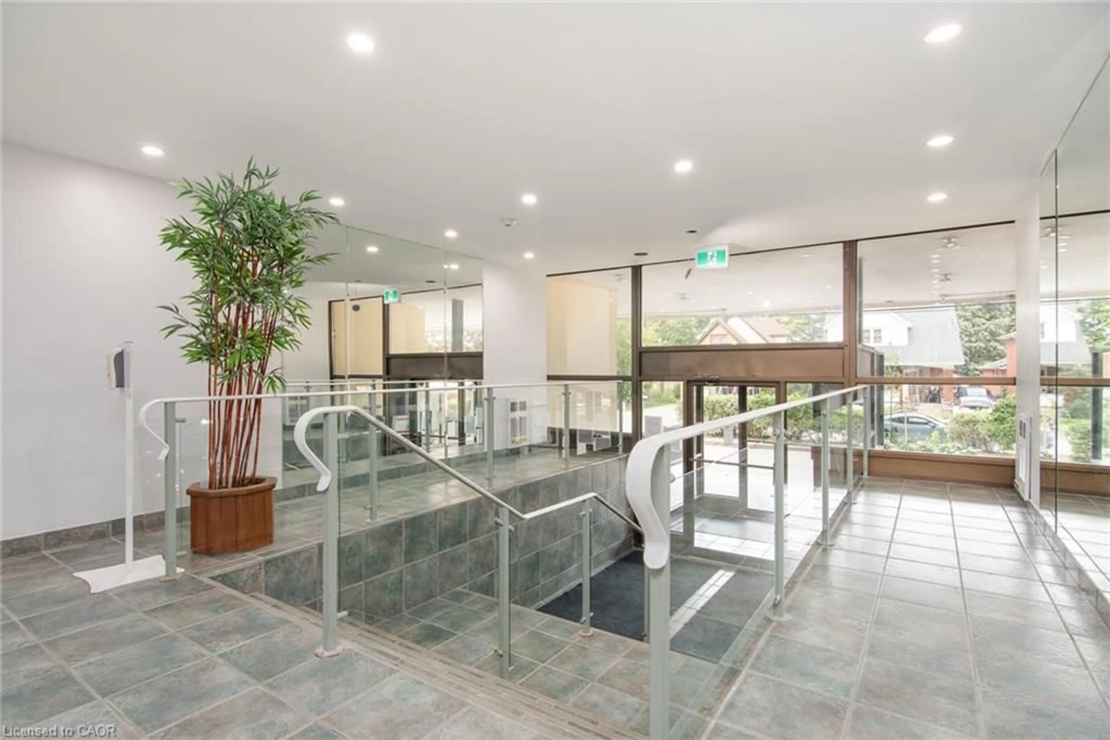 Indoor foyer for 81 Church St #202, Kitchener Ontario N2G 4M1