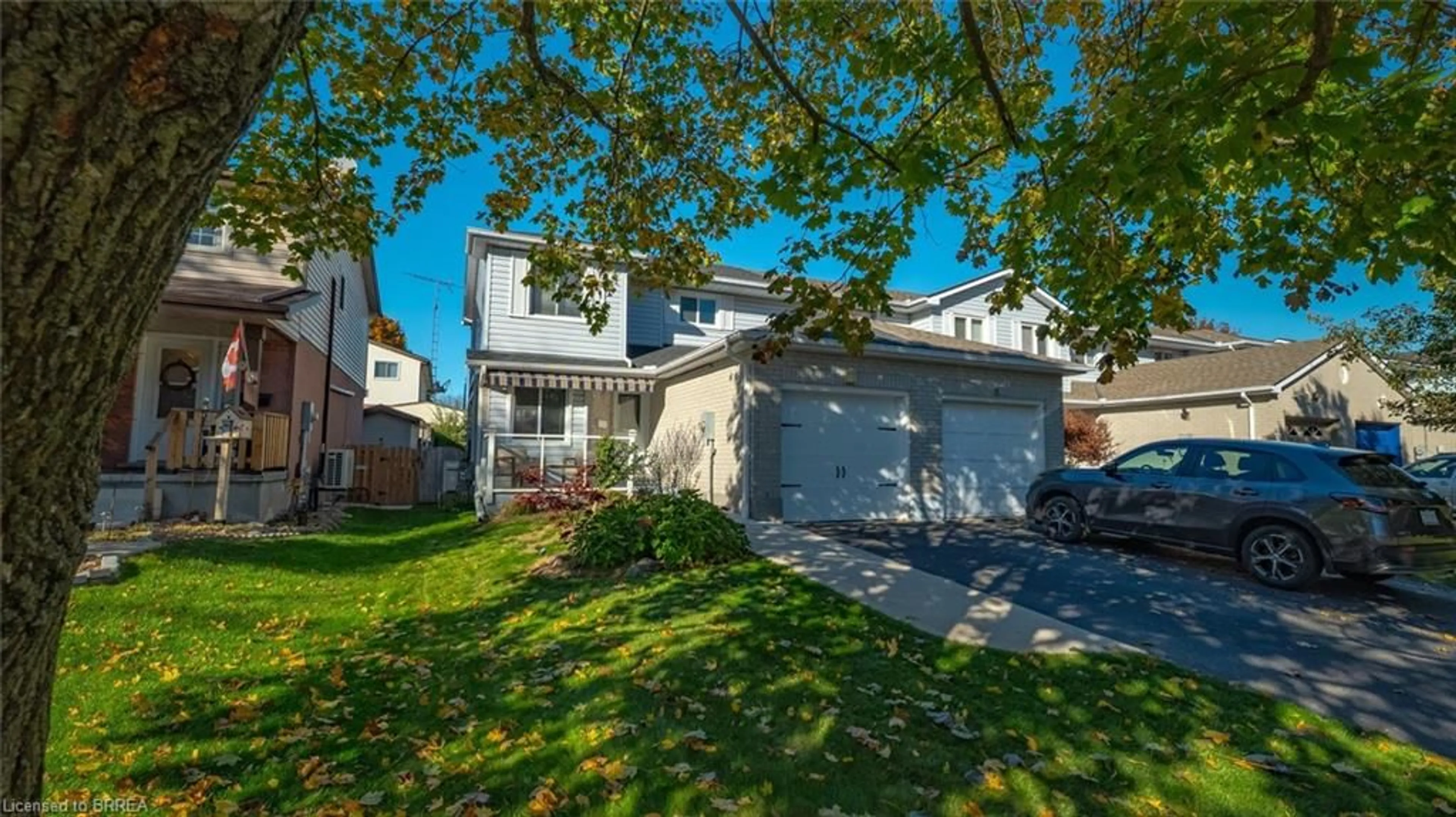 A pic from outside/outdoor area/front of a property/back of a property/a pic from drone, street for 23 Freeman Cres, Simcoe Ontario N3Y 5J9