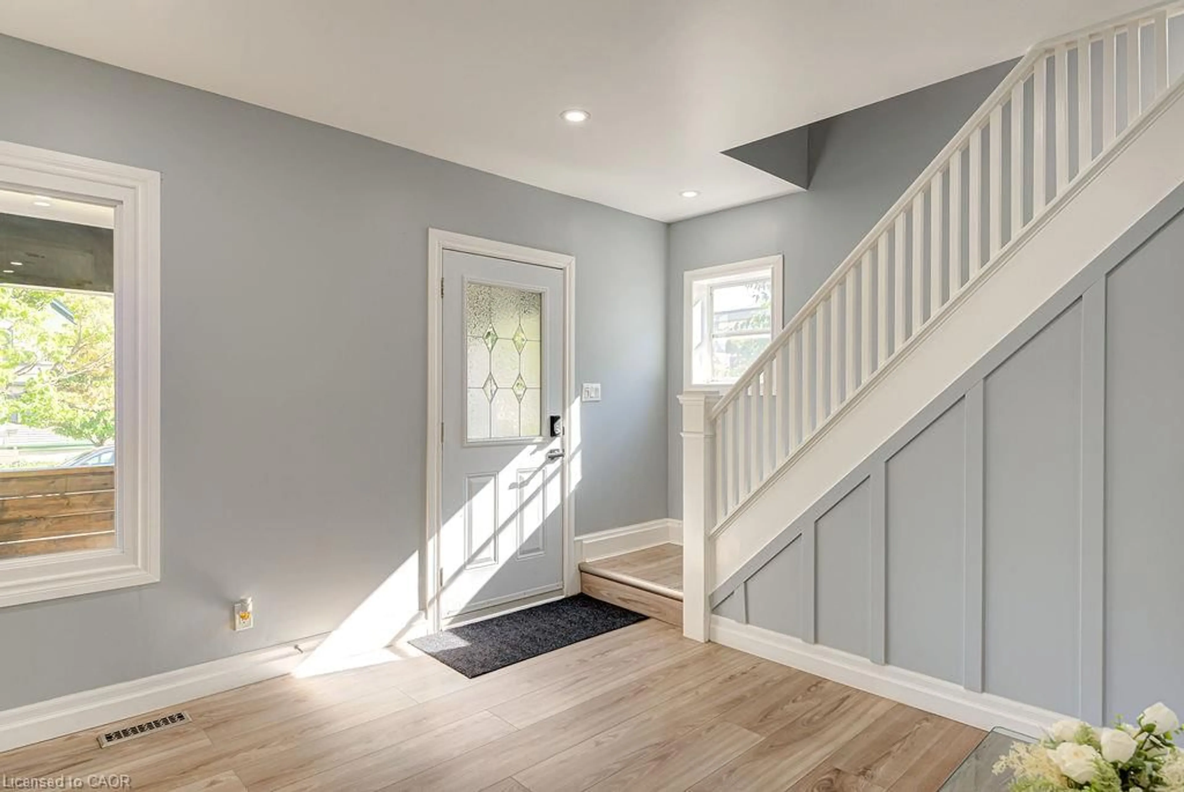 Indoor entryway for 178 Kent Ave, Kitchener Ontario N2G 3R3