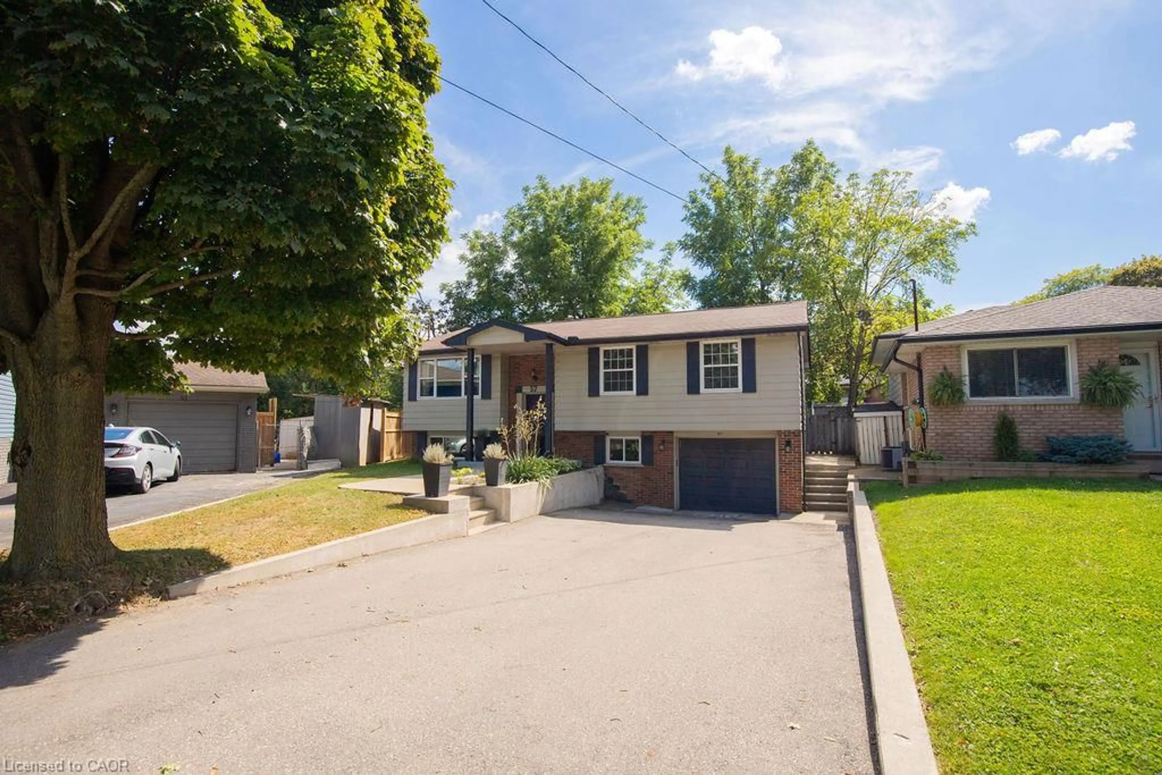 Unknown for 57 Valery Crt, Hamilton Ontario L9C 2W2