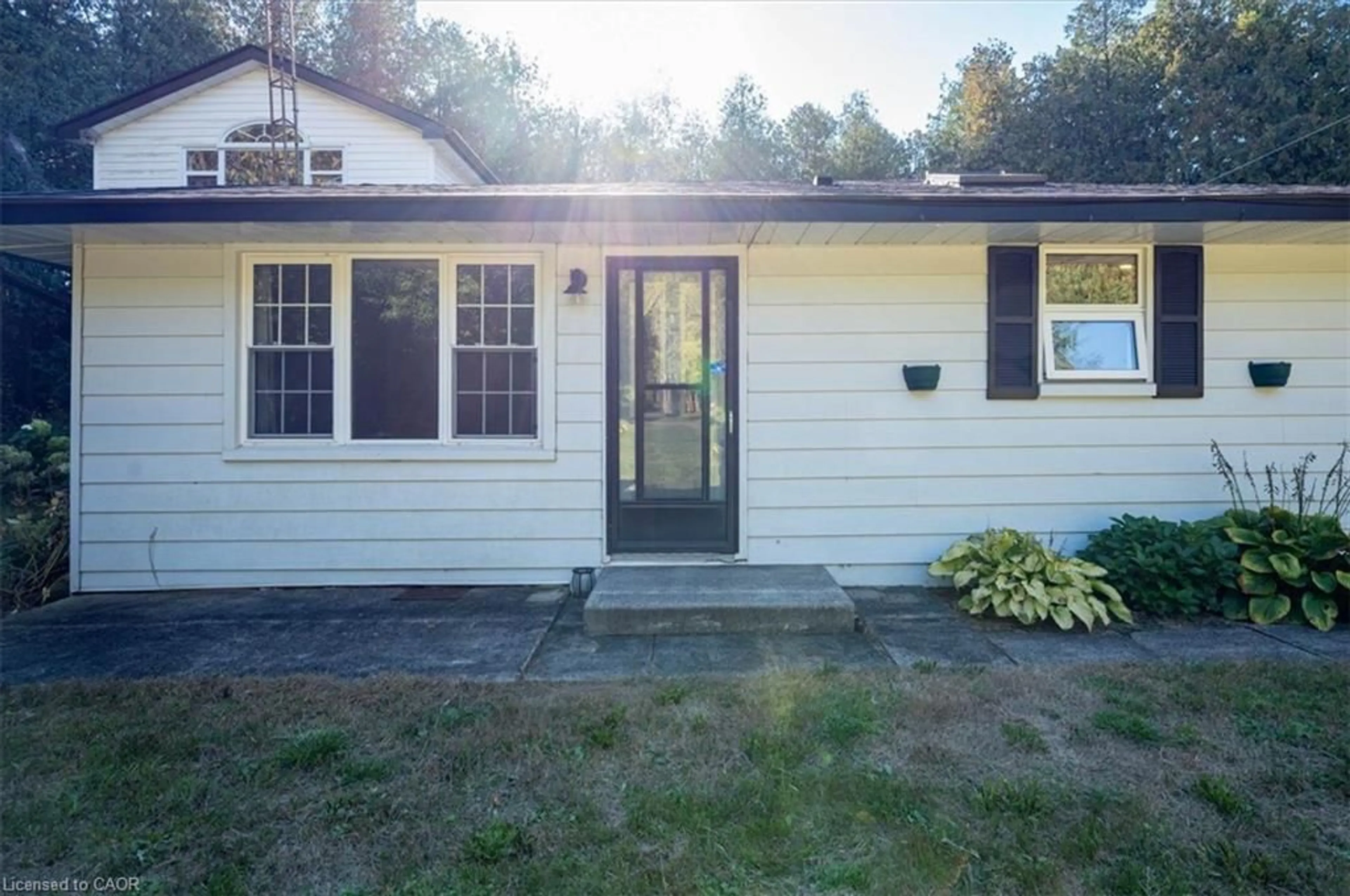 Home with vinyl exterior material, unknown for 36 Ash St, Eden Mills Ontario N0B 2K0
