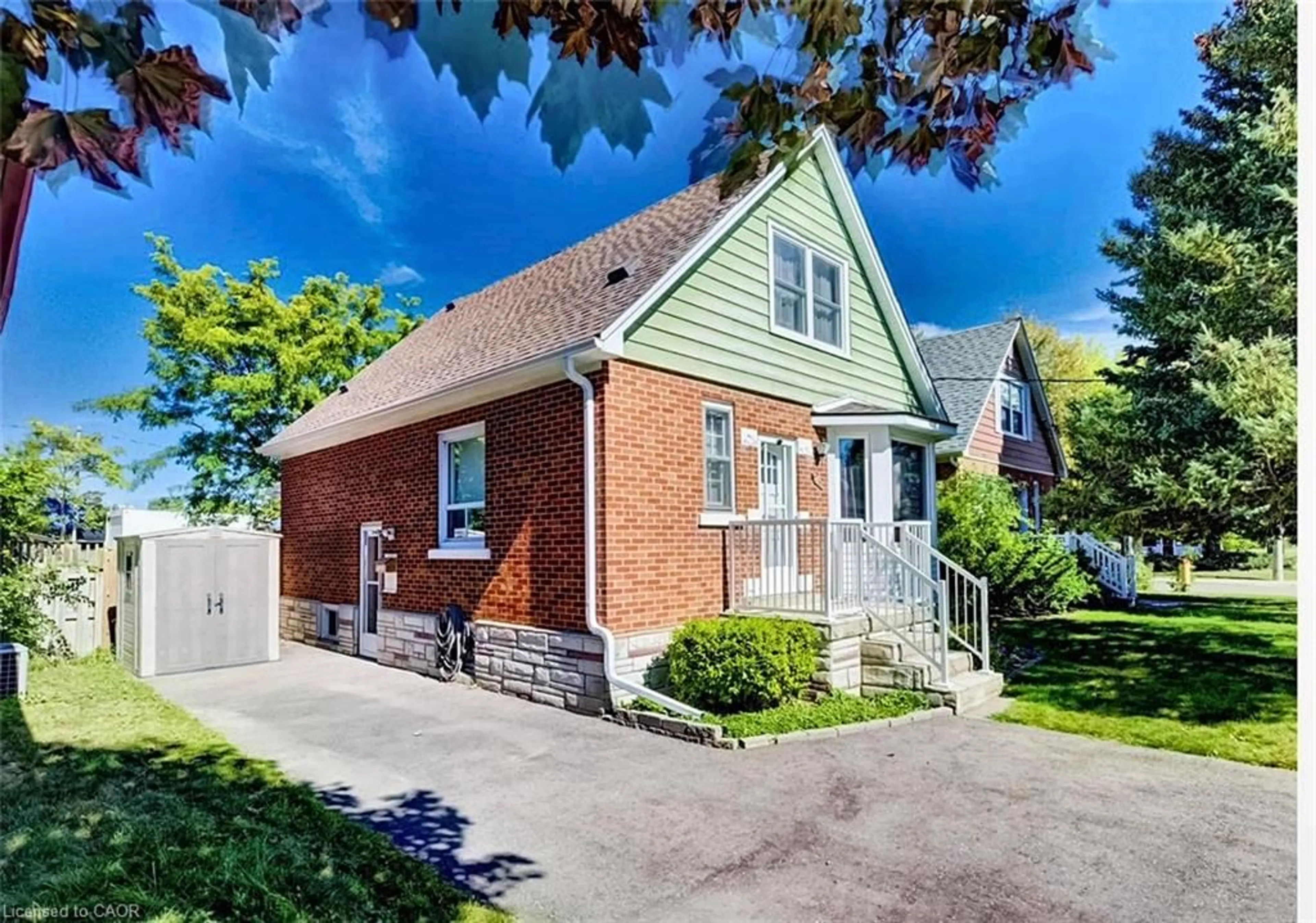 Home with brick exterior material, street for 208 Arnold St, Kitchener Ontario N2H 6E7