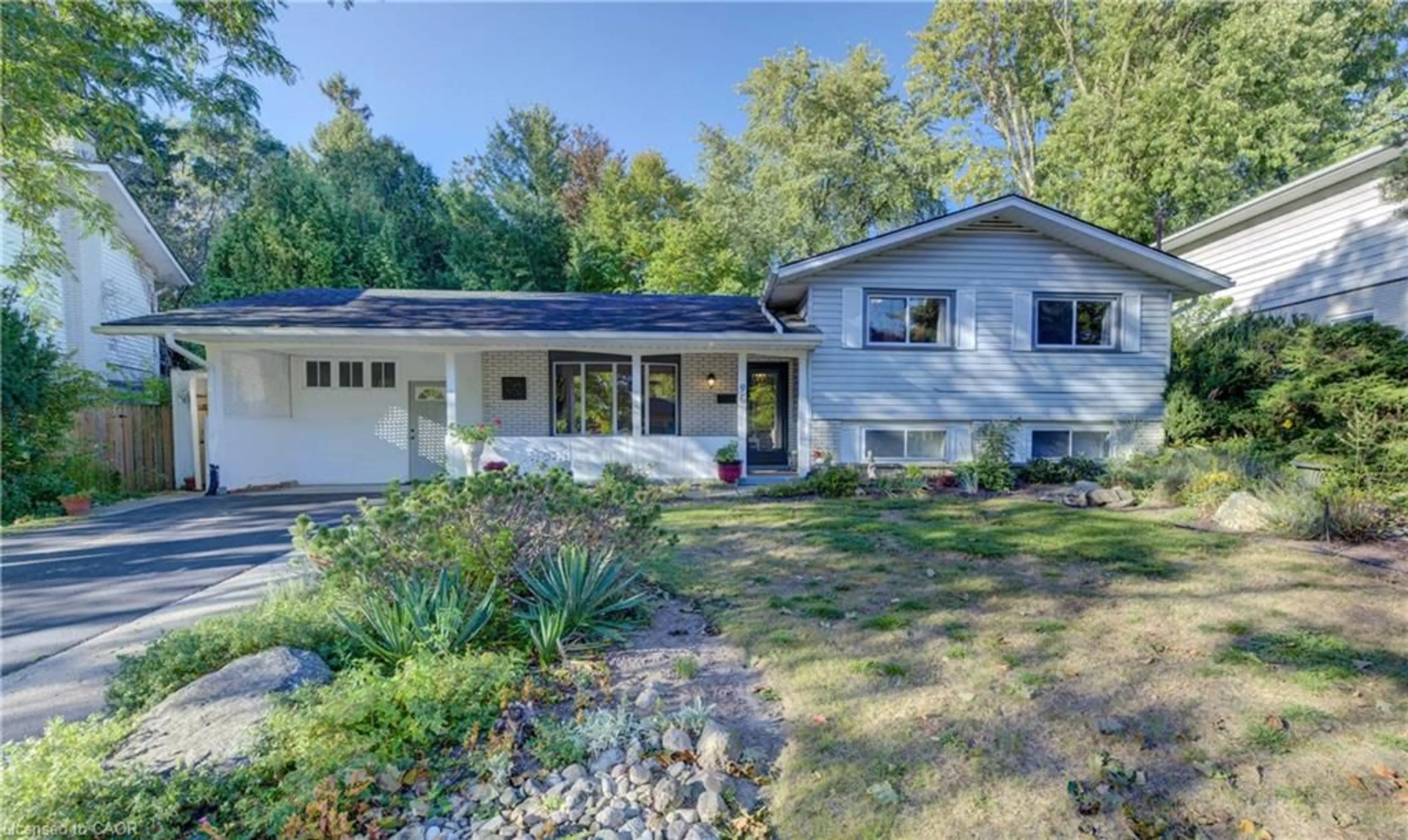 Home with vinyl exterior material, unknown for 95 Uplands Dr, Kitchener Ontario N2M 4X3
