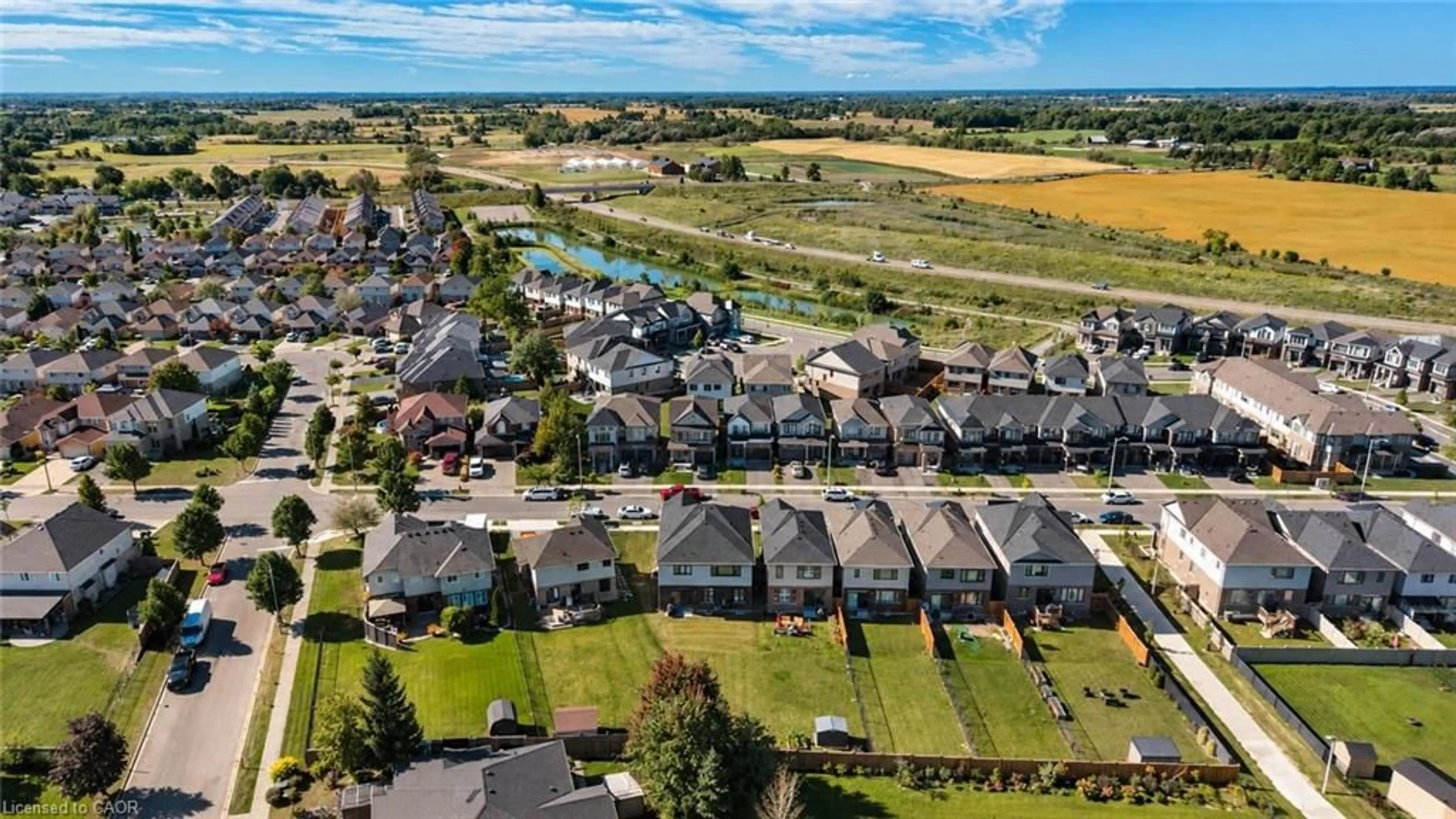 A pic from outside/outdoor area/front of a property/back of a property/a pic from drone, street for 190 Provident Way, Mount Hope Ontario L0R 1W0