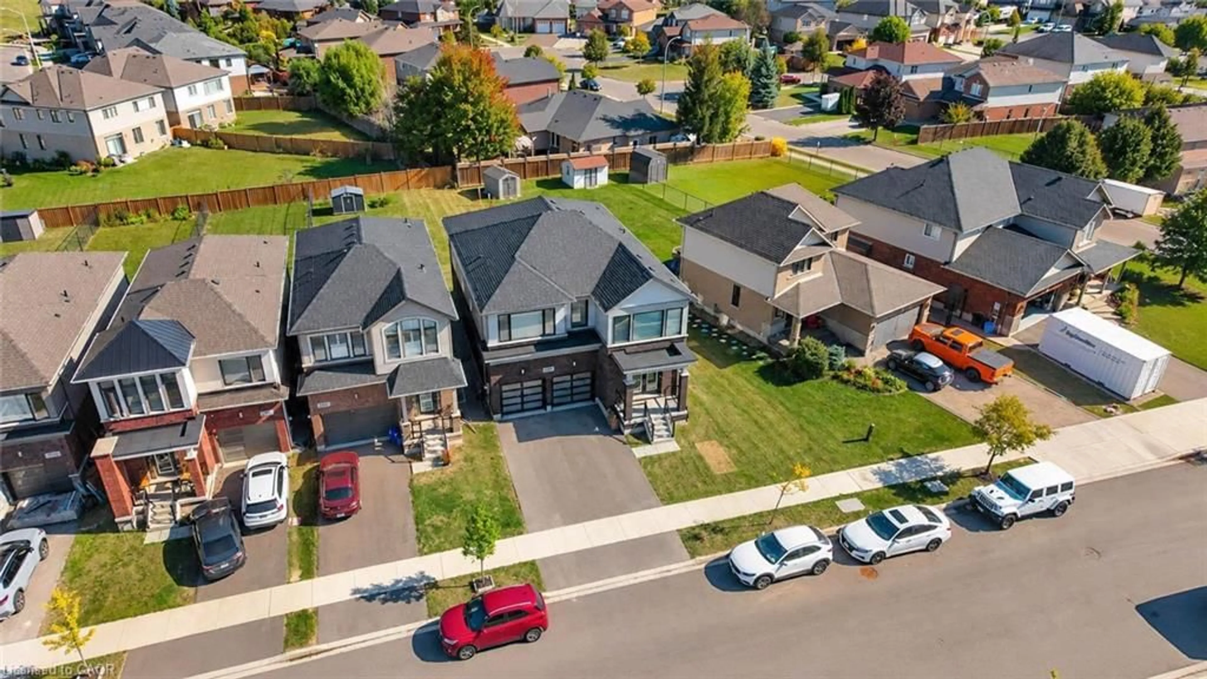 A pic from outside/outdoor area/front of a property/back of a property/a pic from drone, street for 190 Provident Way, Mount Hope Ontario L0R 1W0