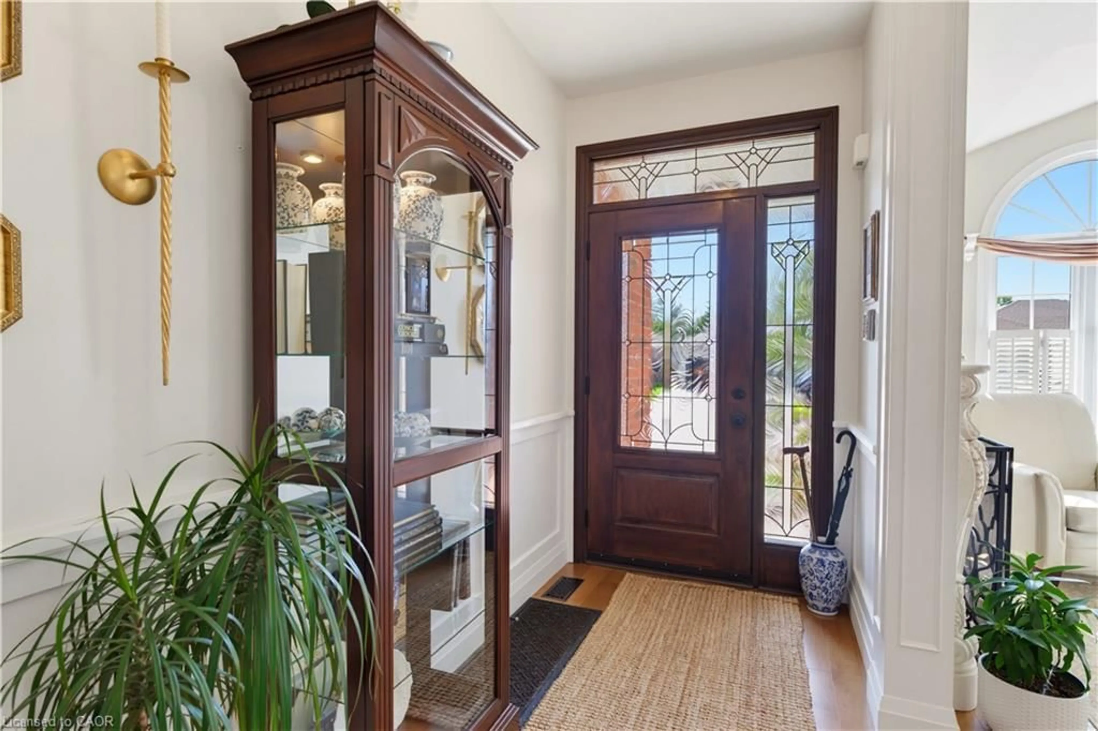 Indoor entryway for 247 Fern Cres, Waterloo Ontario N2V 2P9