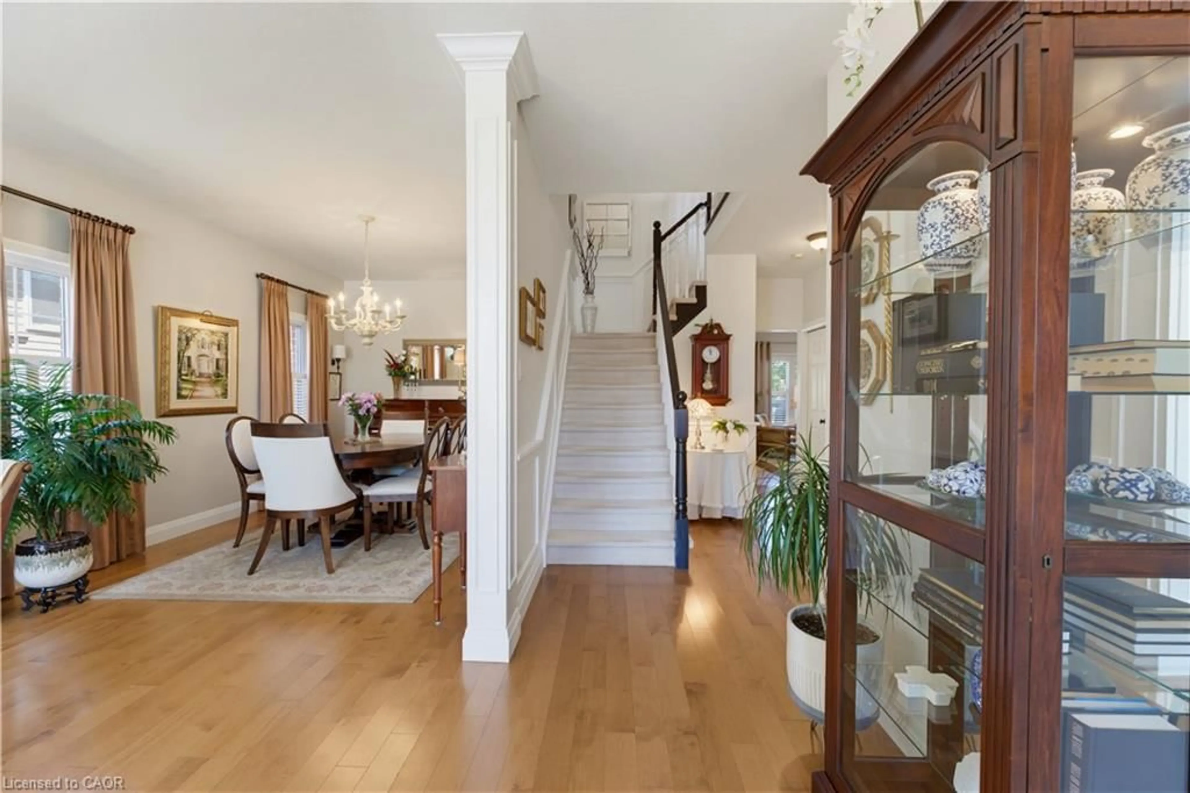 Indoor foyer for 247 Fern Cres, Waterloo Ontario N2V 2P9