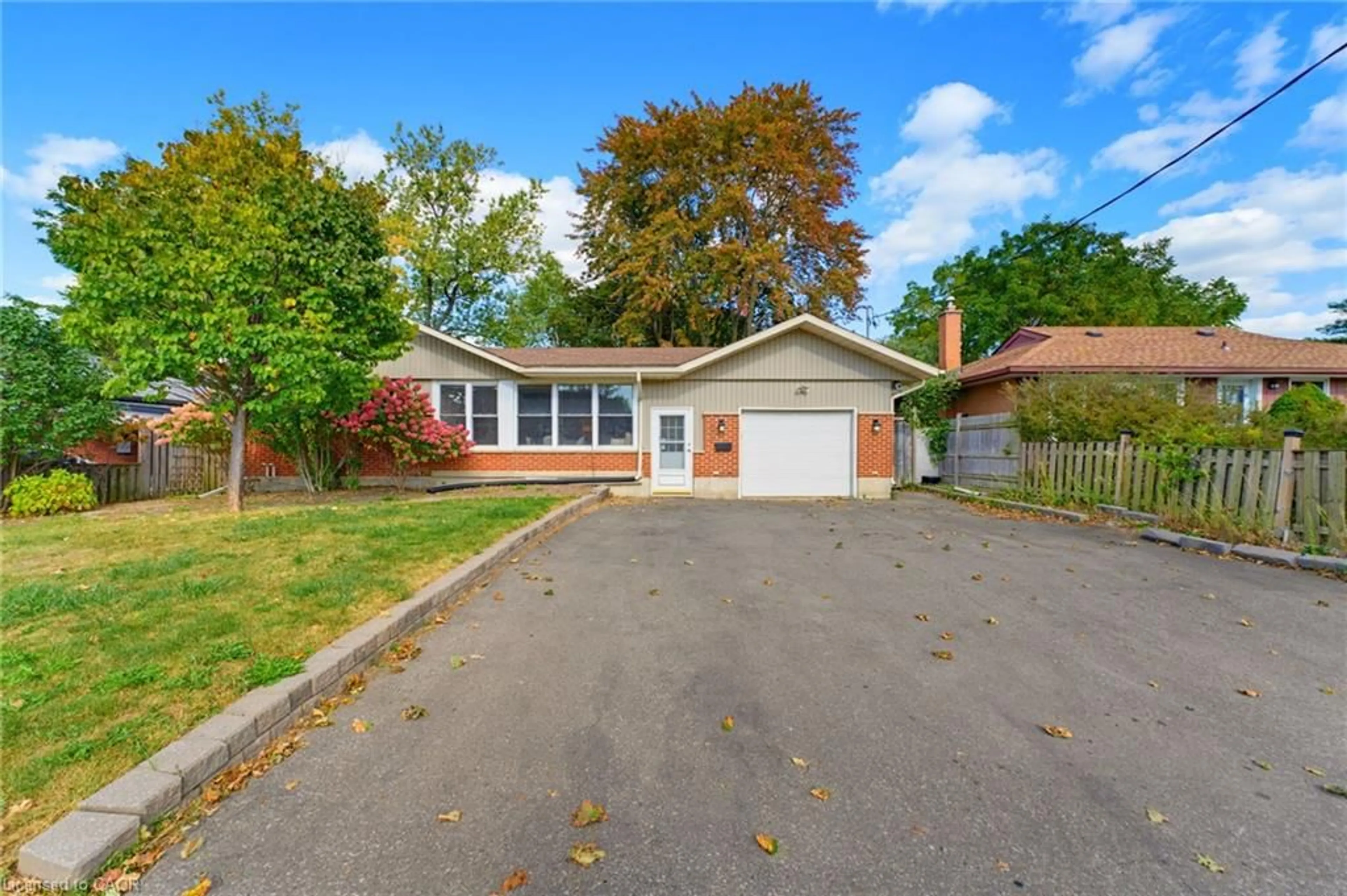 Home with brick exterior material, street for 300 Westmount Rd, Kitchener Ontario N2M 4Z1