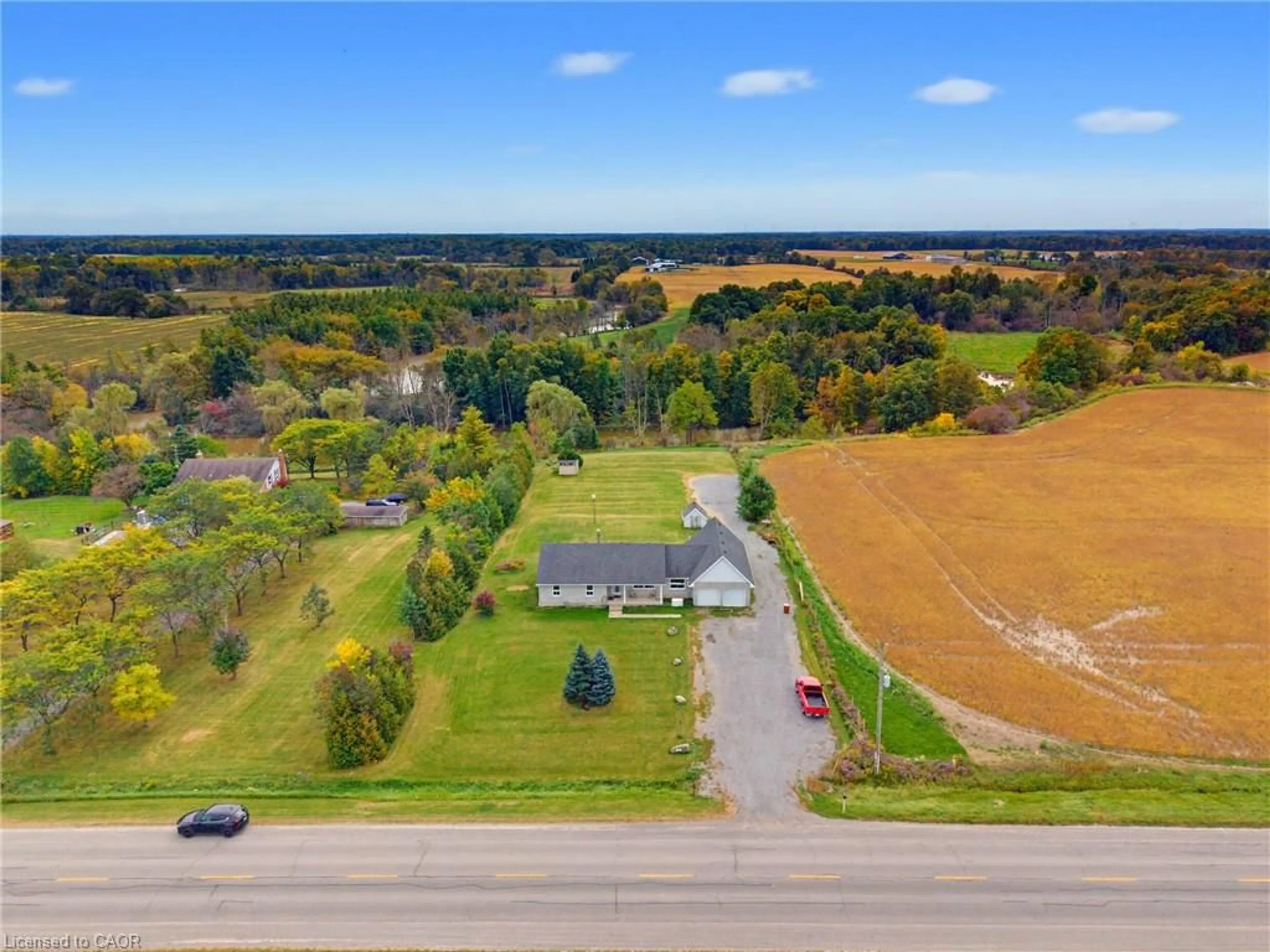A pic from outside/outdoor area/front of a property/back of a property/a pic from drone, unknown for 7877 Canborough Rd, Canborough Ontario N1A 2W1