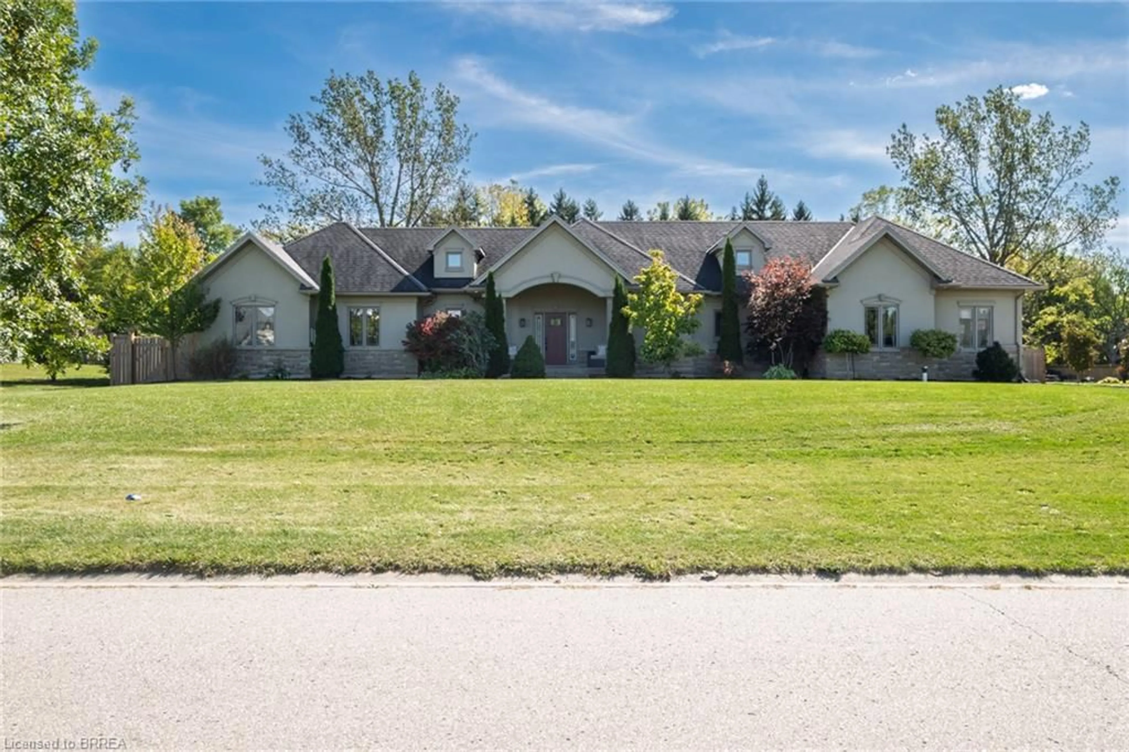 A pic from outside/outdoor area/front of a property/back of a property/a pic from drone, unknown for 24 Wingrove Woods, Brantford Ontario N3T 0M2