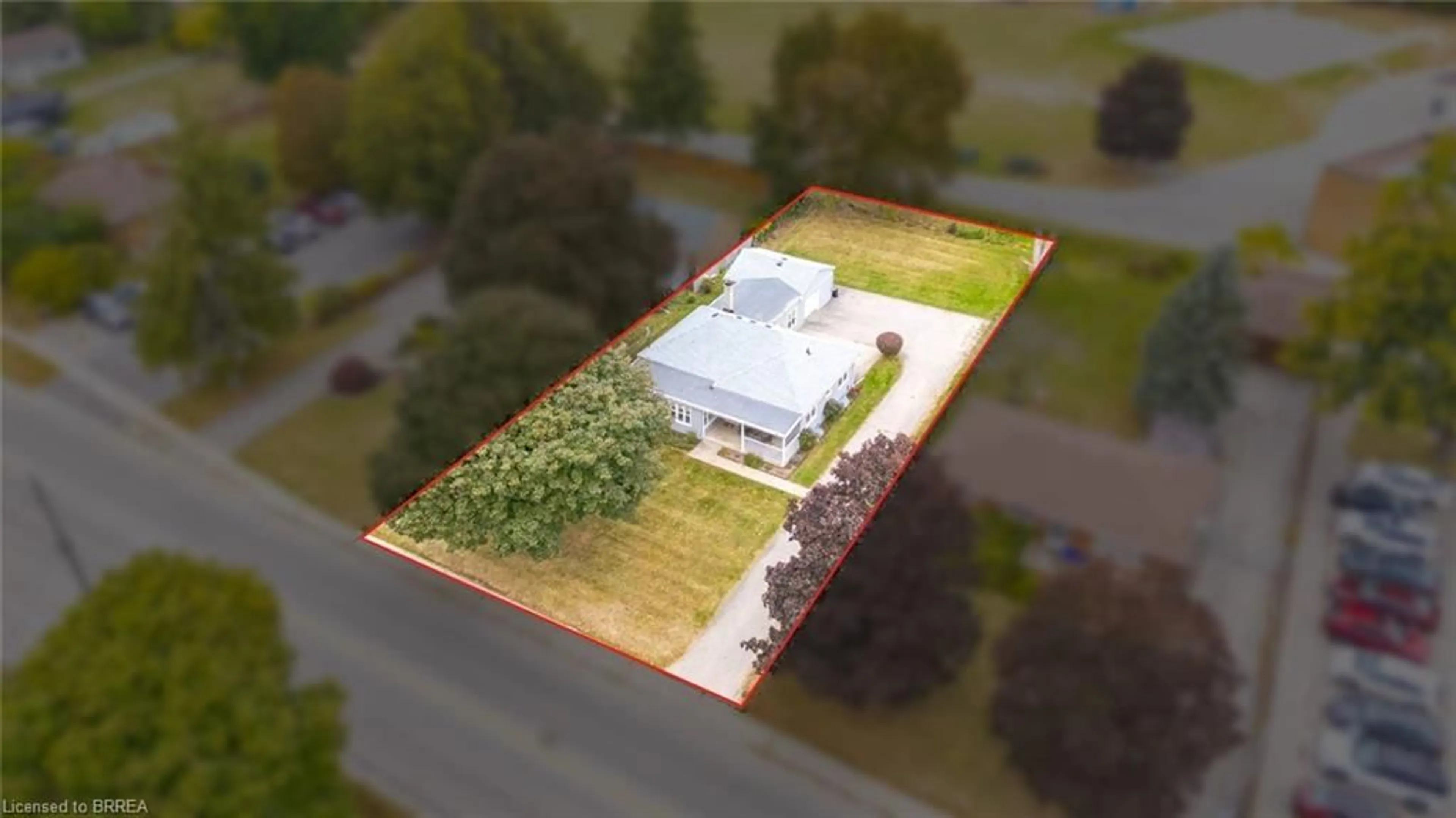 A pic from outside/outdoor area/front of a property/back of a property/a pic from drone, building for 111 Silver St, Paris Ontario N3L 1V2