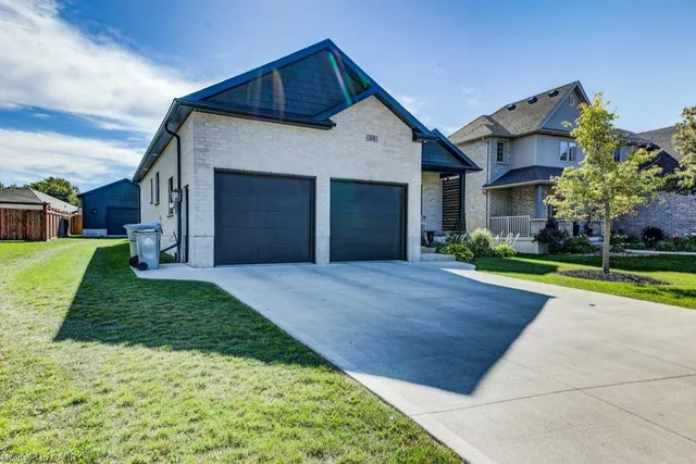 24 Gilmer Cres, Listowel 3