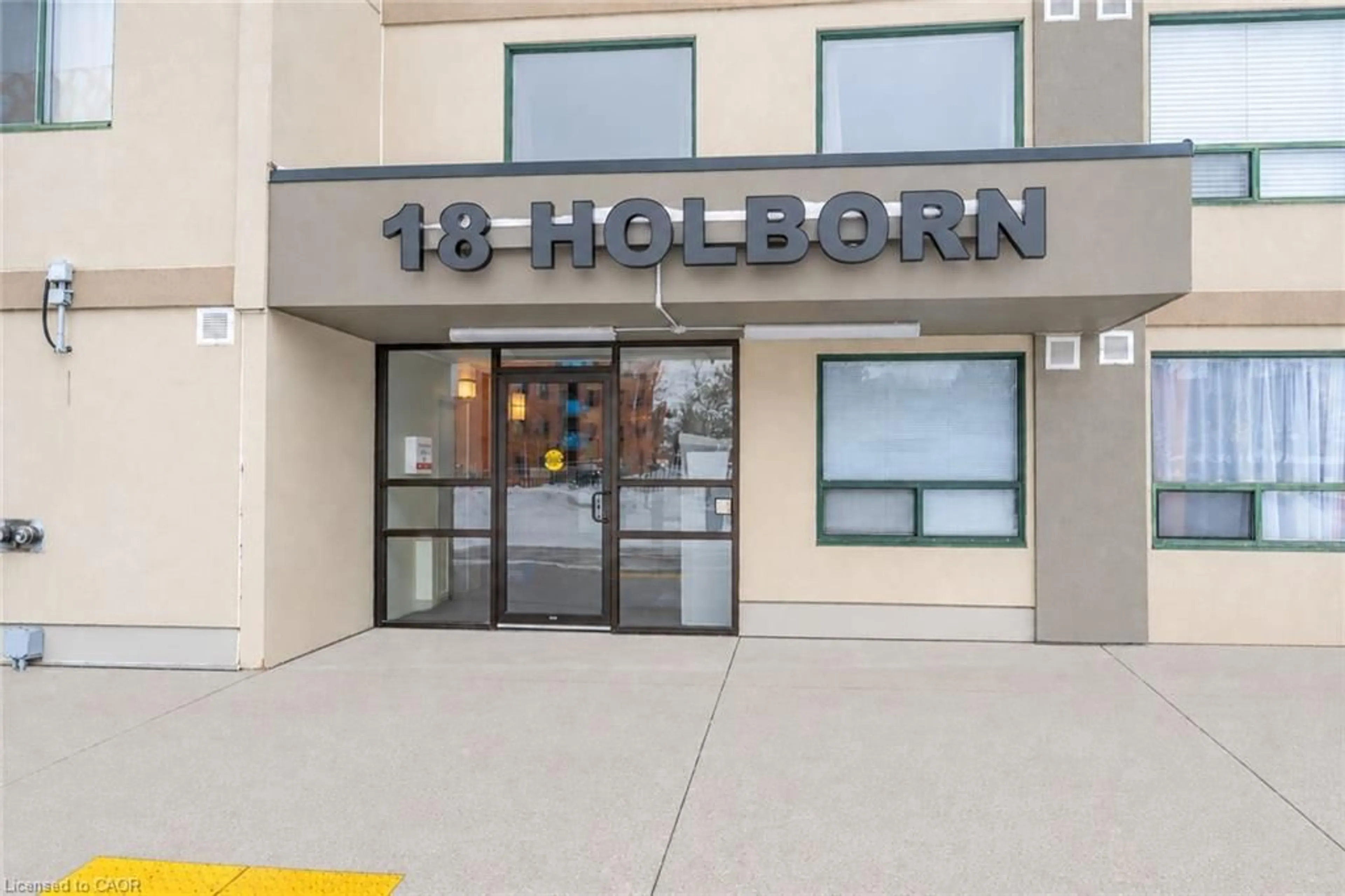 Indoor foyer for 18 Holborn Crt #211, Kitchener Ontario N2A 4A1