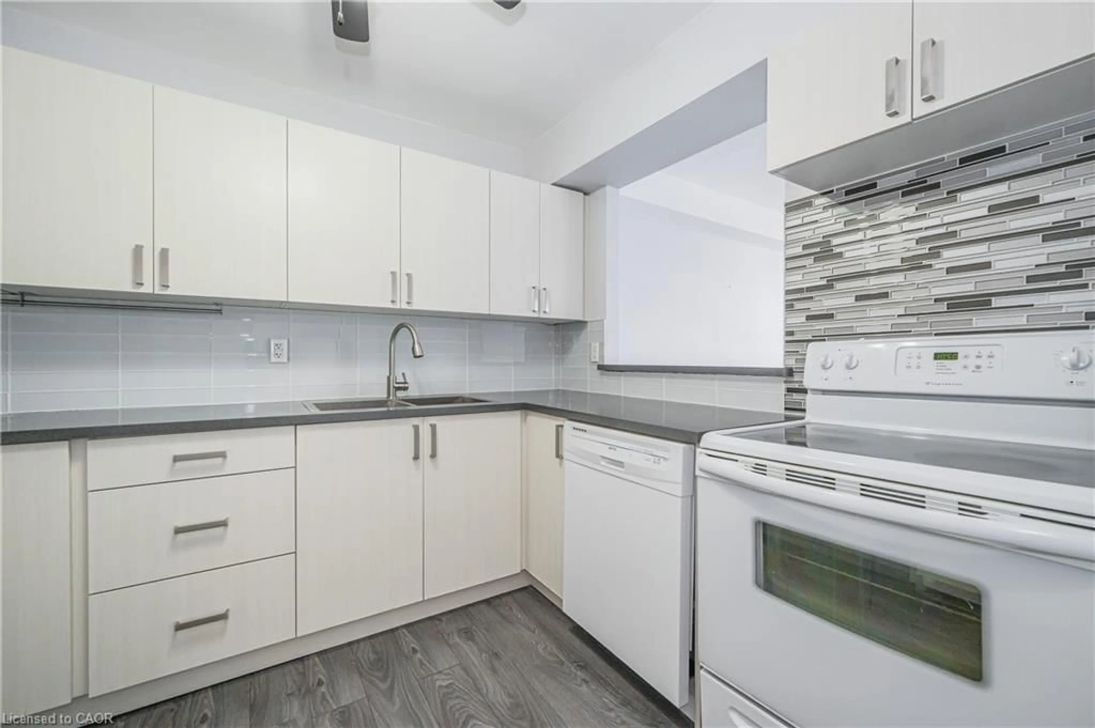 Standard kitchen, unknown for 18 Holborn Crt #211, Kitchener Ontario N2A 4A1