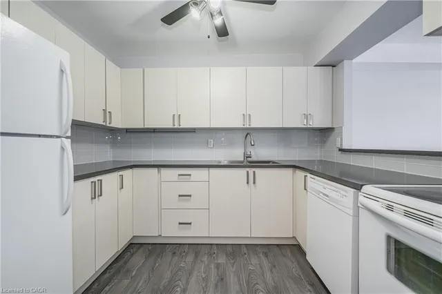 18 Holborn Crt #211, Kitchener 3