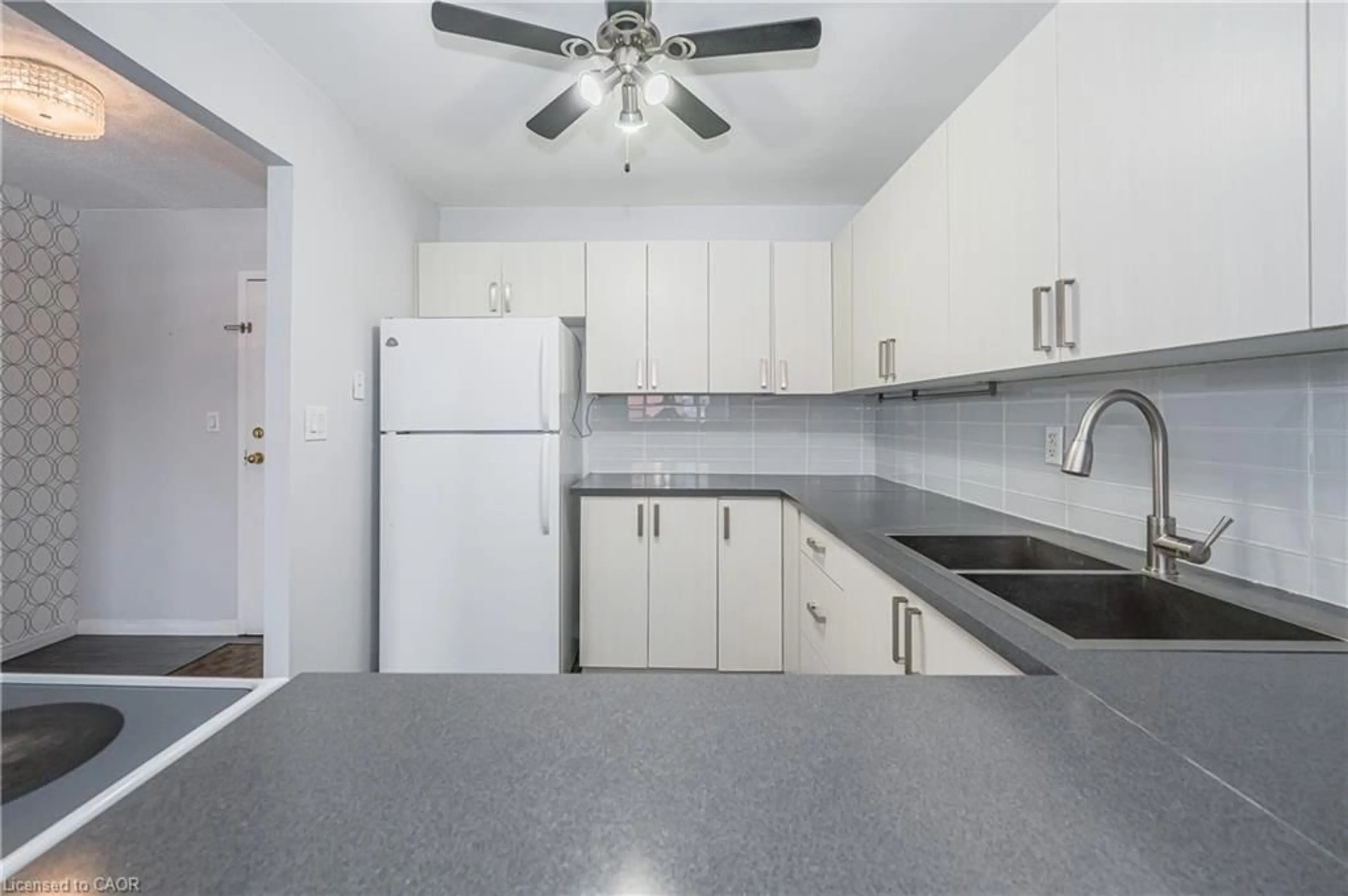 Standard kitchen, unknown for 18 Holborn Crt #211, Kitchener Ontario N2A 4A1