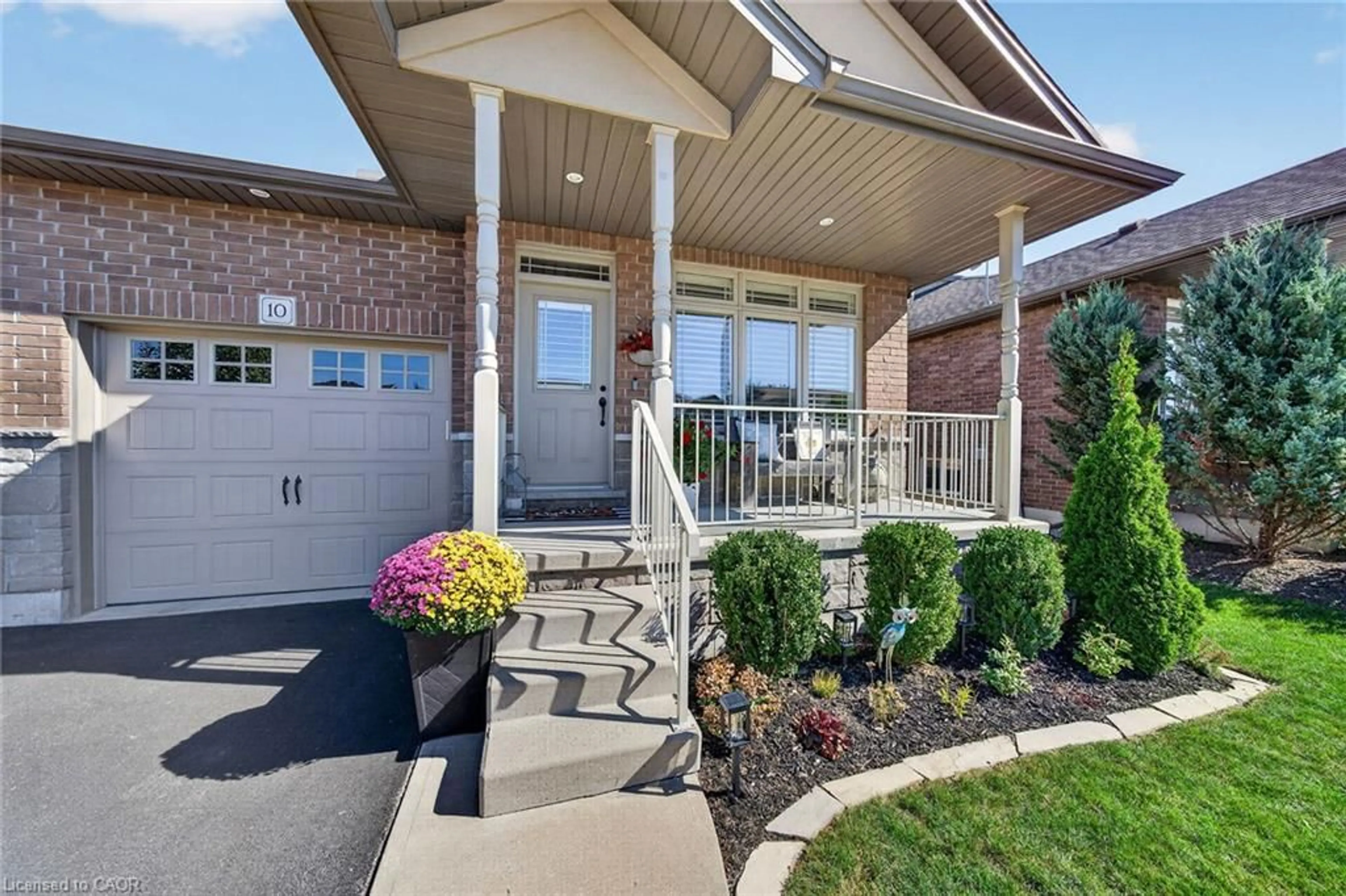 Home with brick exterior material, street for 10 Macneil Crt, Hagersville Ontario N0A 1H0