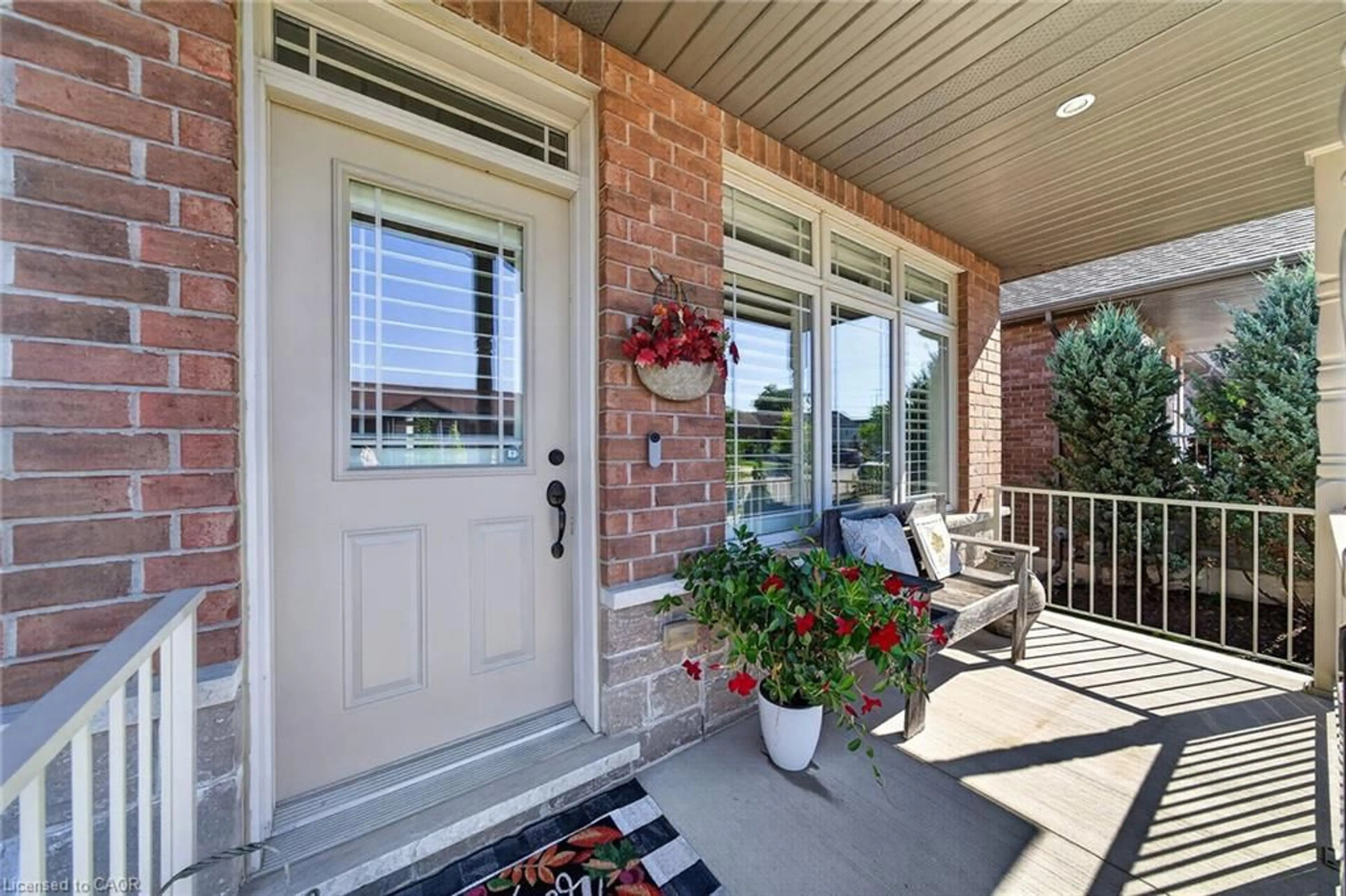 Indoor entryway for 10 Macneil Crt, Hagersville Ontario N0A 1H0