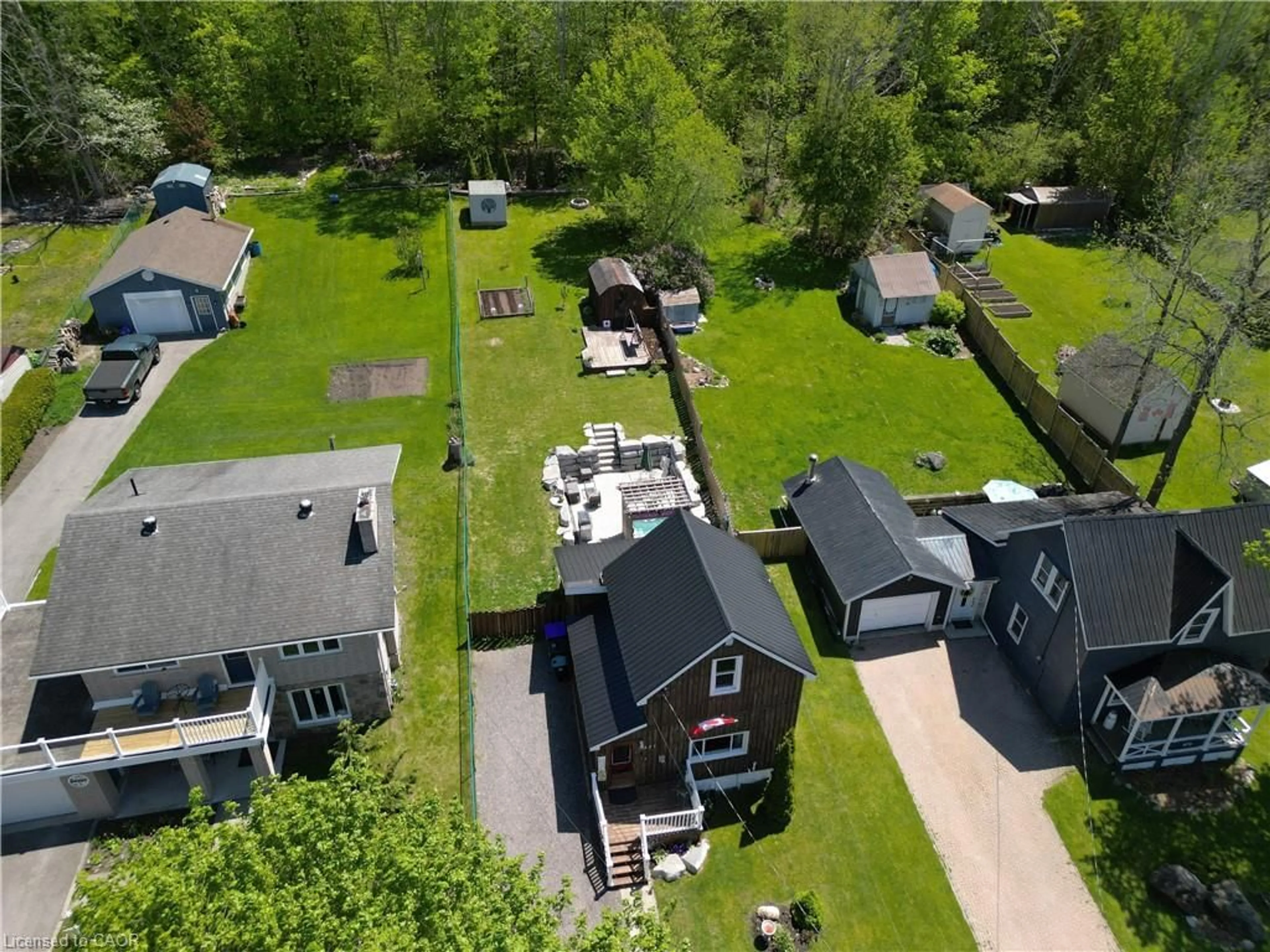 A pic from outside/outdoor area/front of a property/back of a property/a pic from drone, street for 371 William St, Victoria Harbour Ontario L0K 2A0