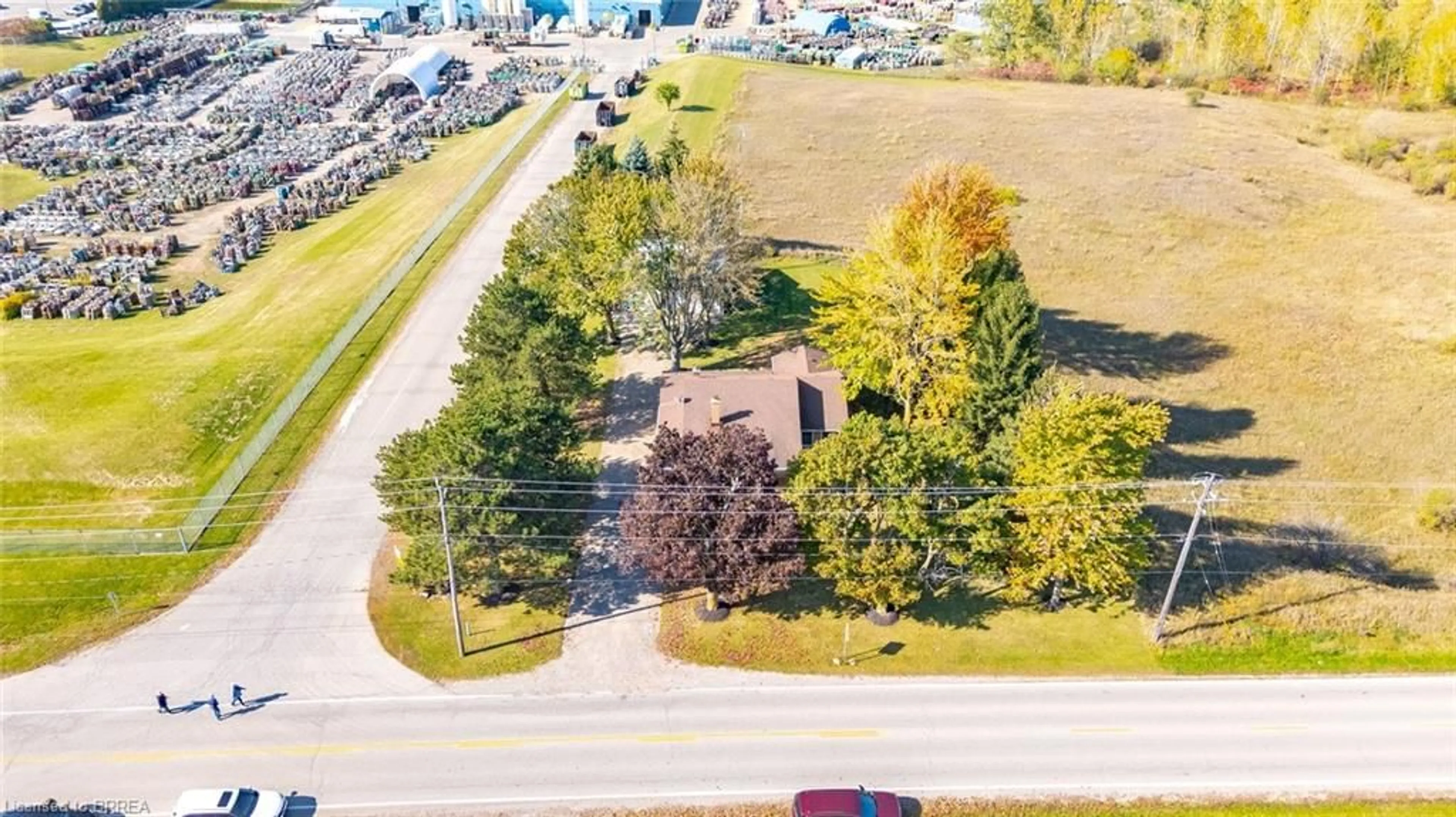 A pic from outside/outdoor area/front of a property/back of a property/a pic from drone, street for 183 Green Lane, Paris Ontario N3L 3E1