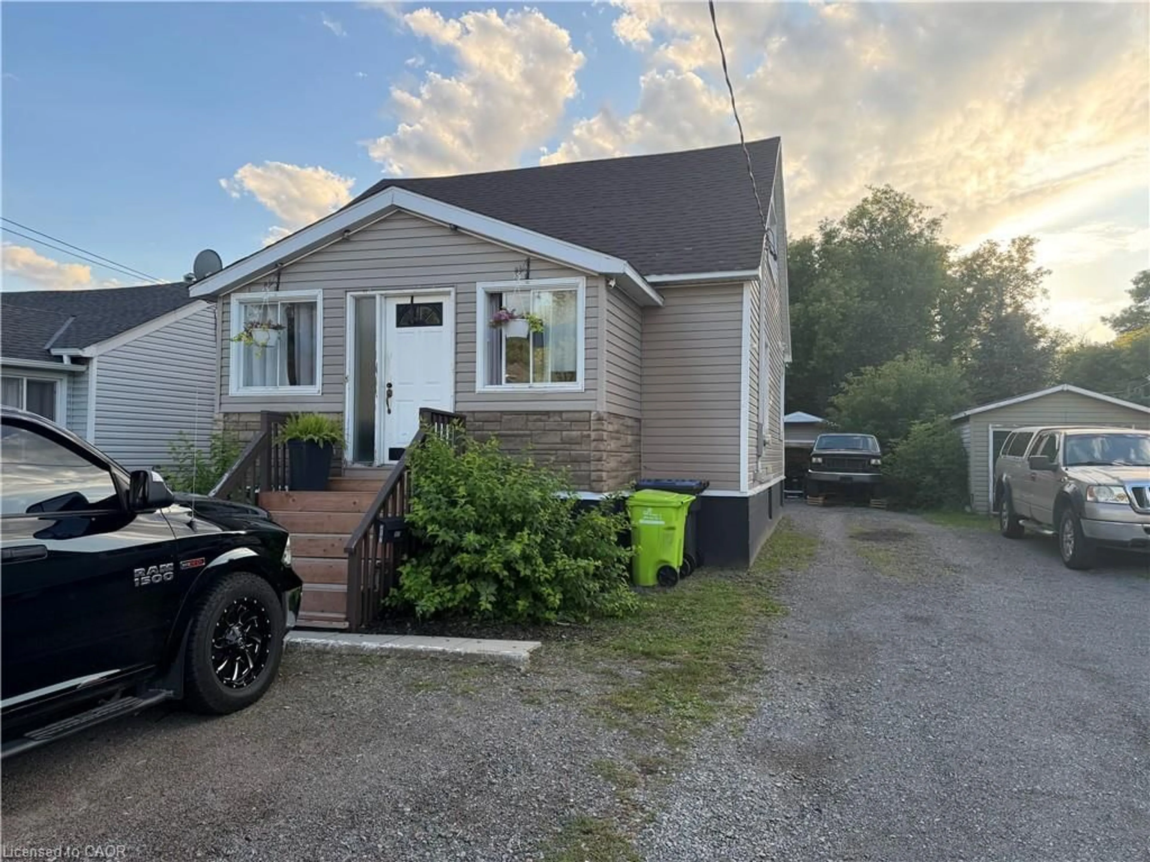 Unknown for 317 Moody St, Sault Ste. Marie Ontario P6C 3Z9