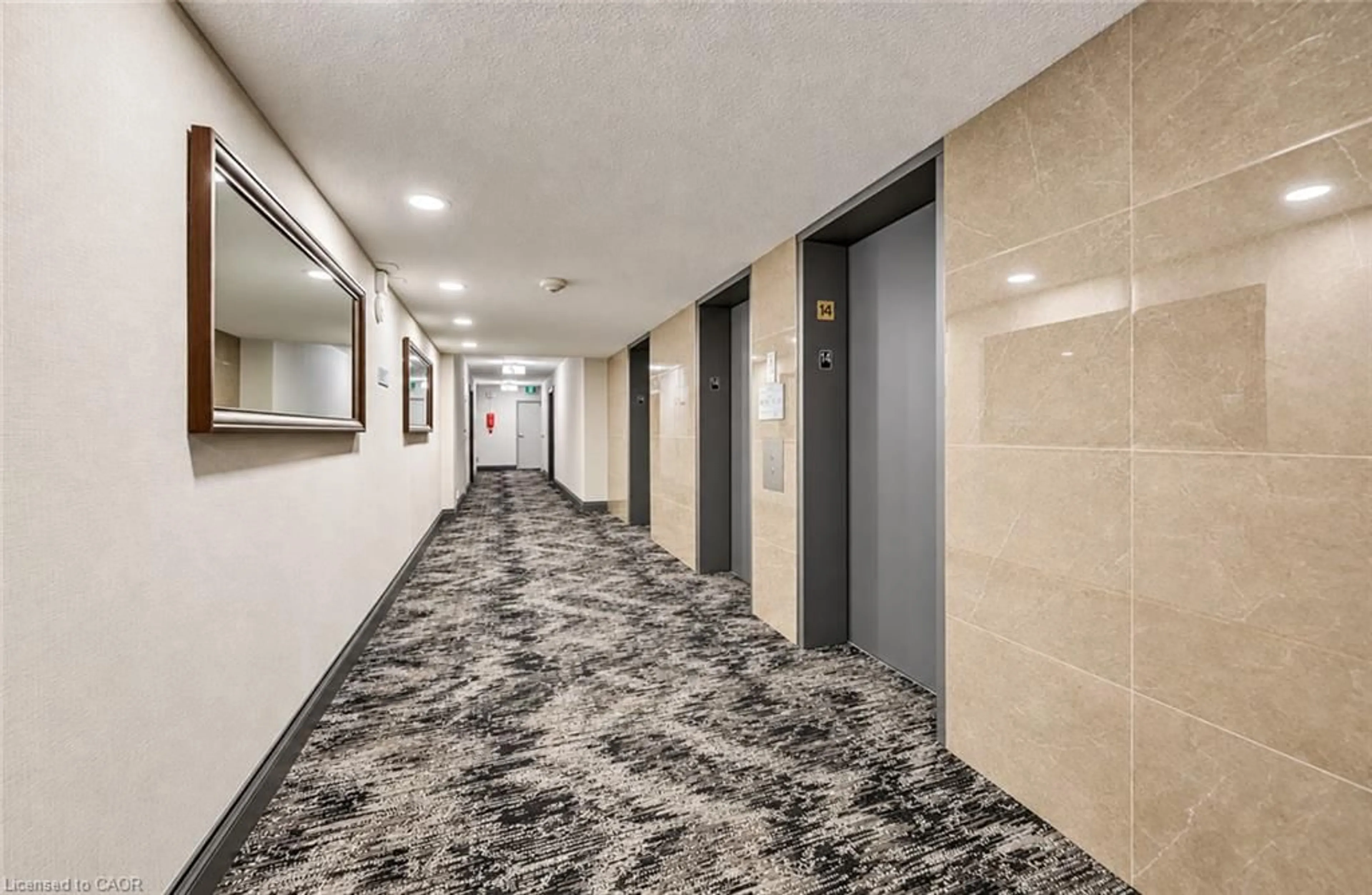 Indoor foyer for 81 Church St #1407, Kitchener Ontario N2G 4M1