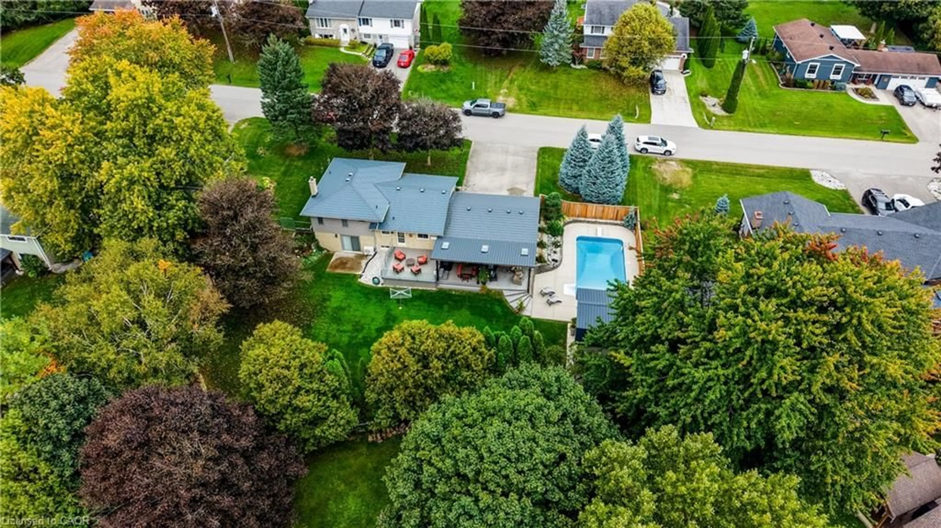 A pic from outside/outdoor area/front of a property/back of a property/a pic from drone, street for 11 Millard St, Sweaburg Ontario N4S 7V6