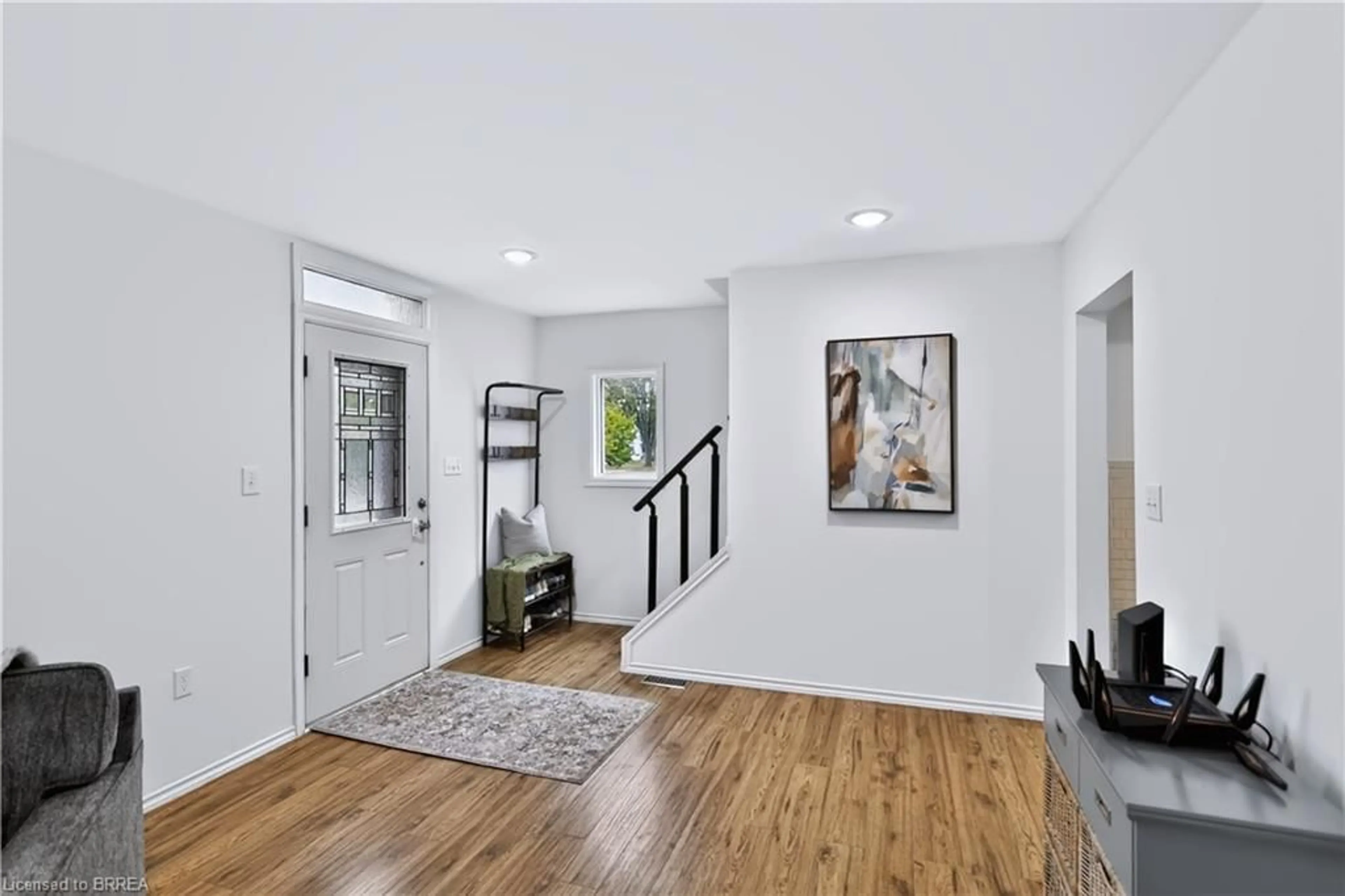 Indoor entryway for 11 Sussex Ave, Brantford Ontario N3R 2G5