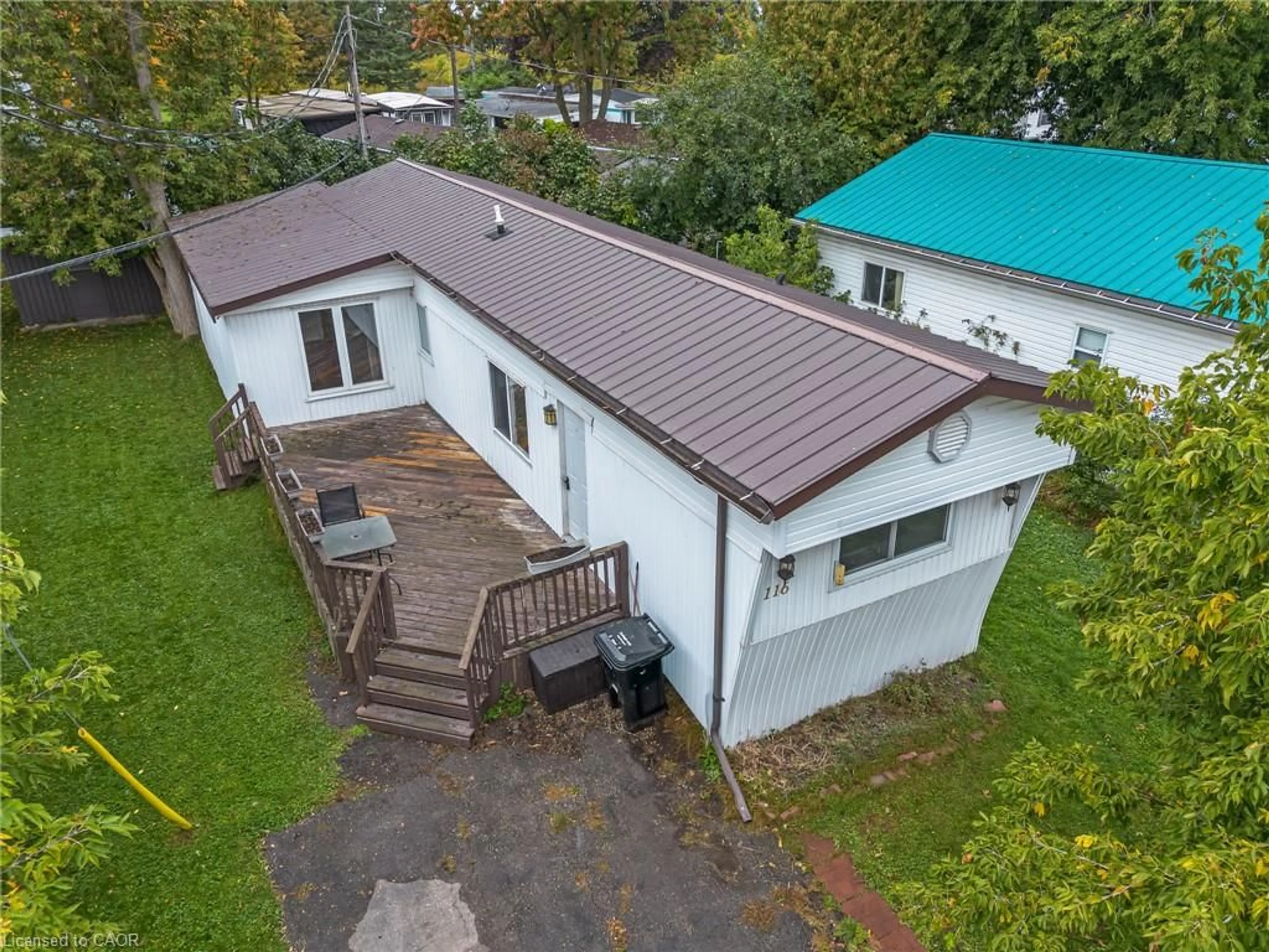 A pic from outside/outdoor area/front of a property/back of a property/a pic from drone, building for 116 Franciscus St, Waterloo Ontario N2J 4G8