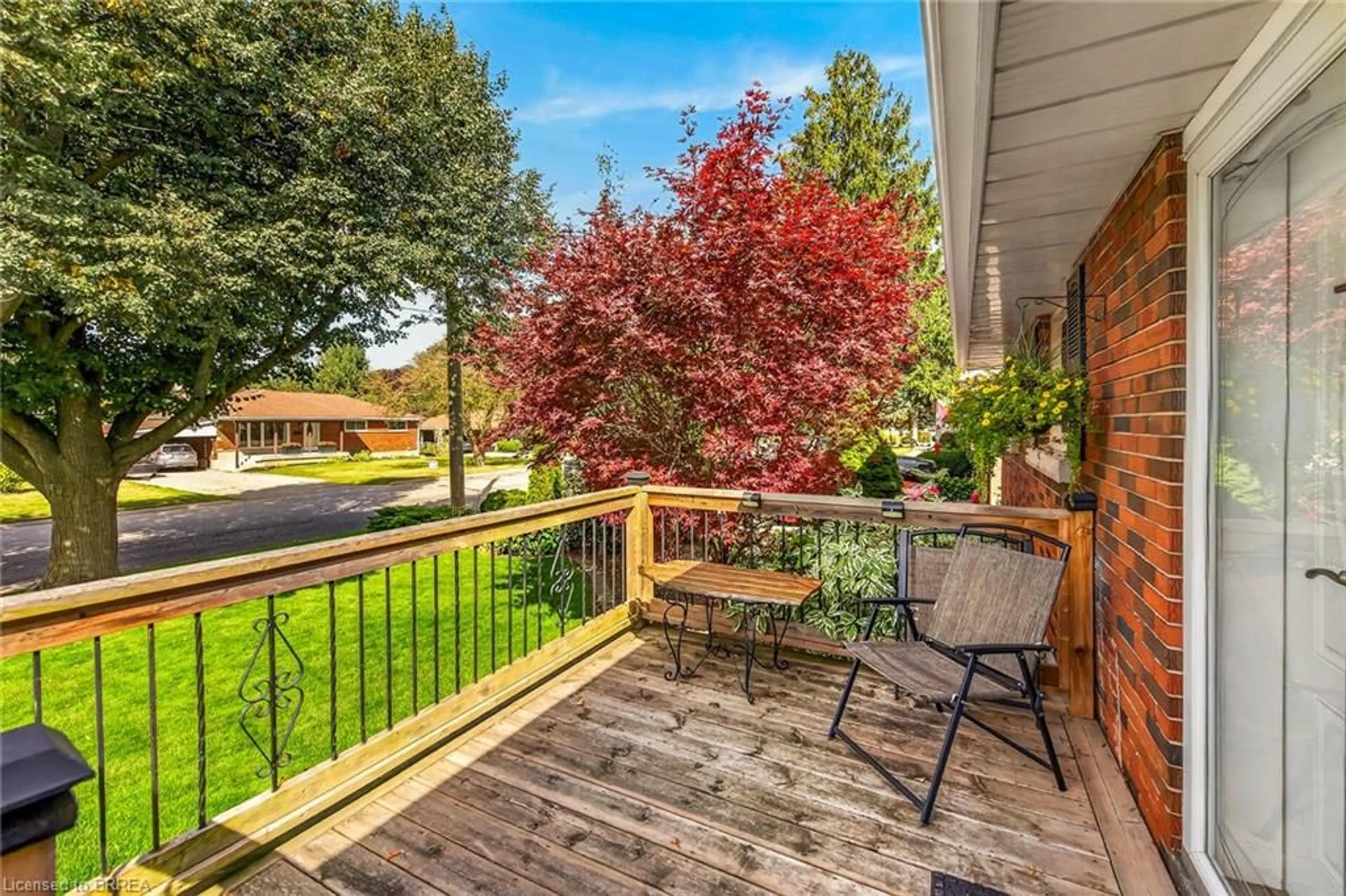 Patio, street for 41 Kensington Ave, Brantford Ontario N3R 3N9