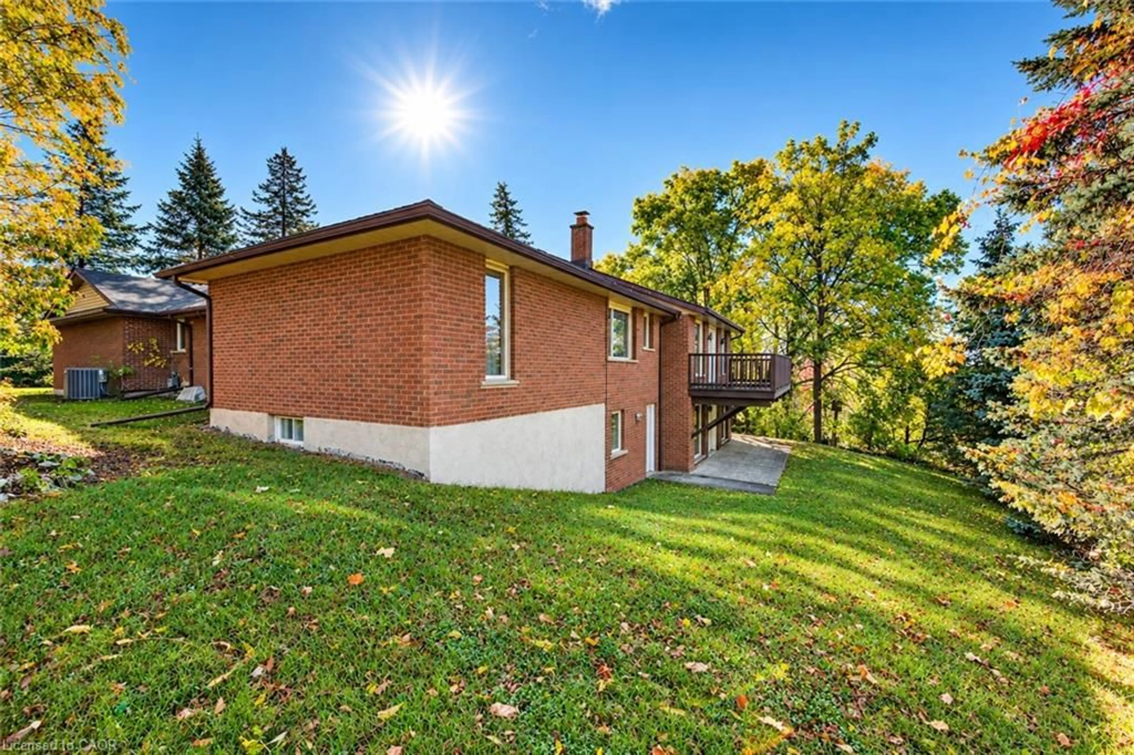Home with brick exterior material, unknown for 44 Greensview Dr, Kitchener Ontario N2P 2E6