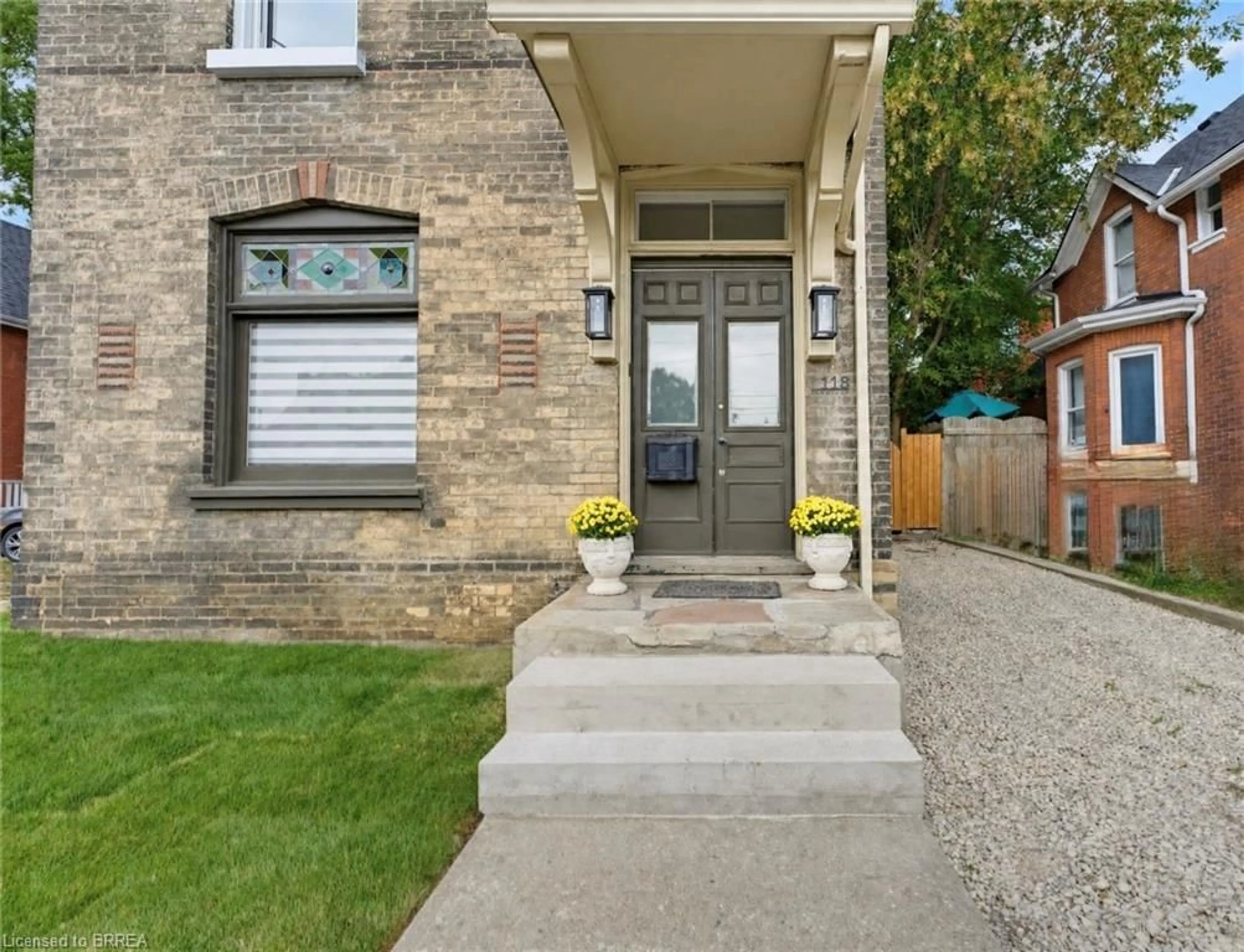 Home with brick exterior material, street for 118 Clarence St, Brantford Ontario N3T 2V4