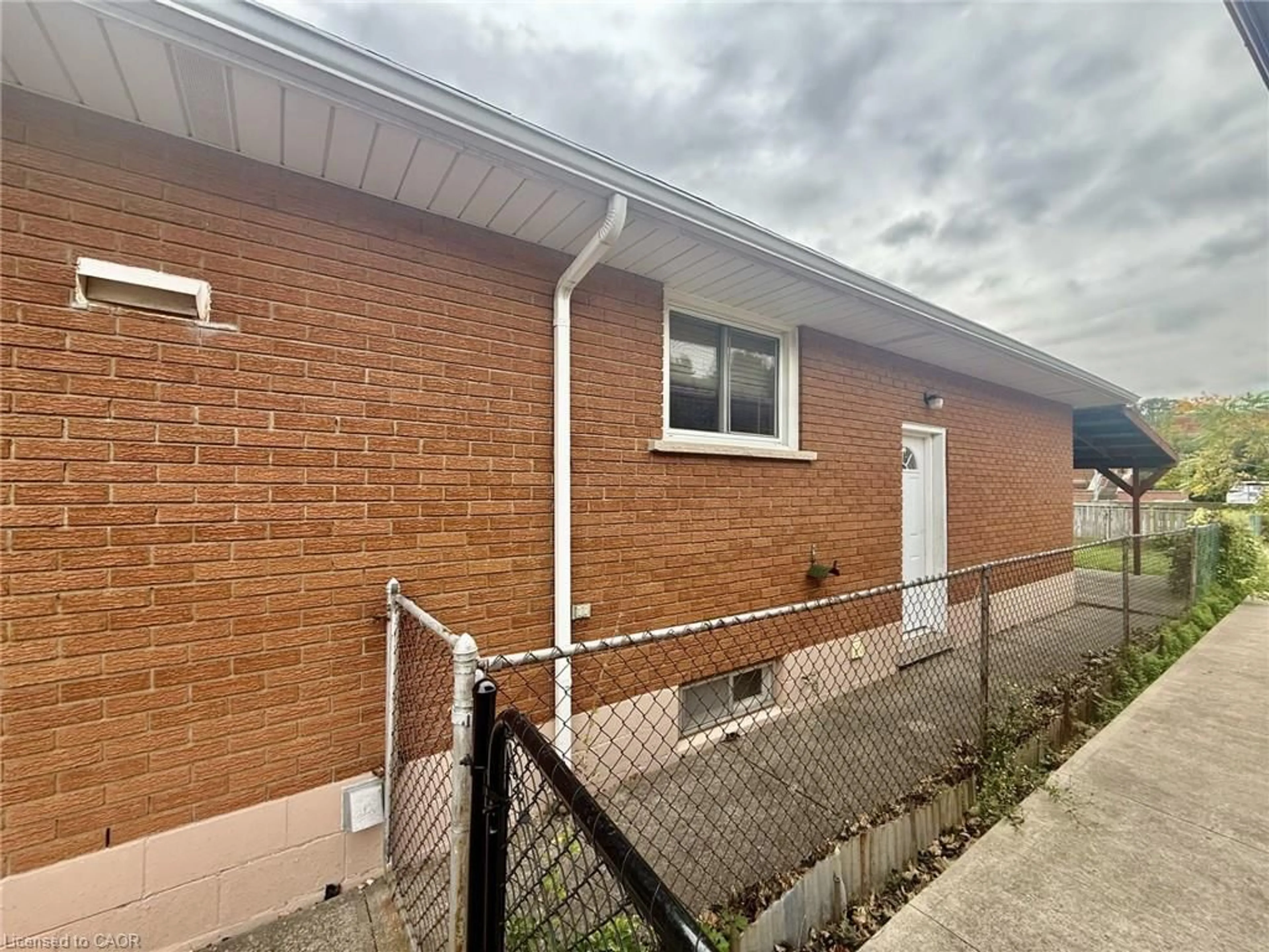 Home with brick exterior material, building for 41 Orlanda Rd, Hamilton Ontario L8G 2K3