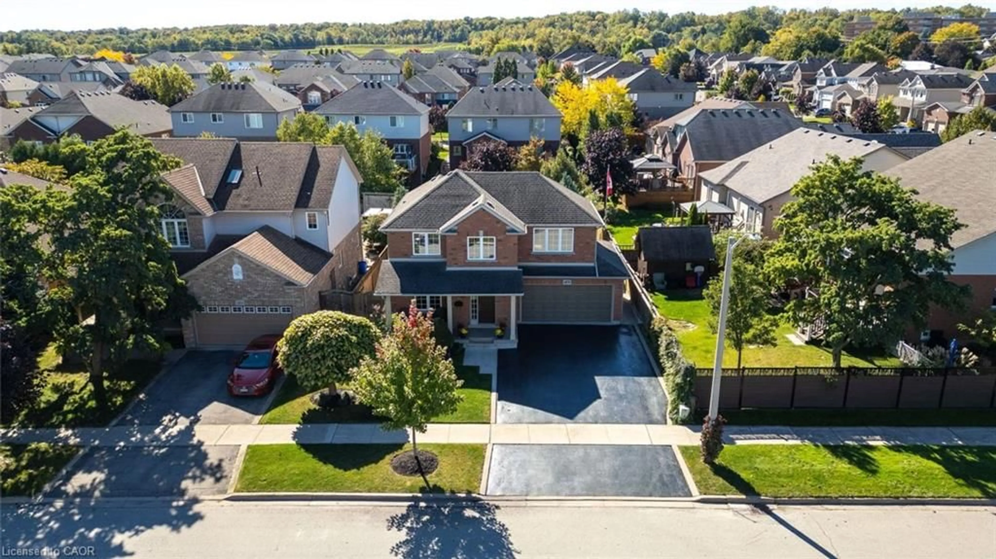 A pic from outside/outdoor area/front of a property/back of a property/a pic from drone, street for 4970 Kennedy St, Beamsville Ontario L3J 0G5
