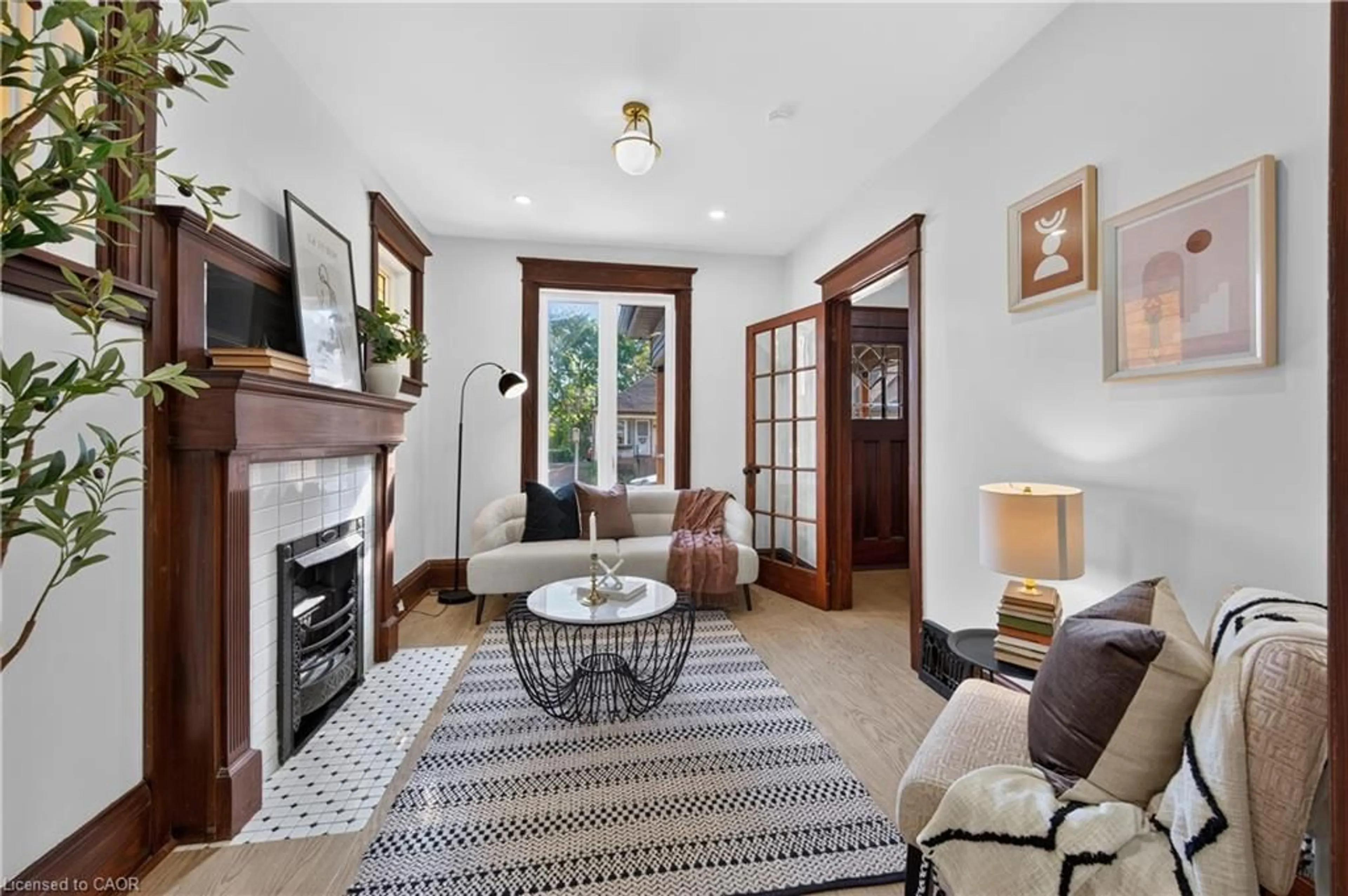 Living room with furniture, unknown for 145 Edgemont St, Hamilton Ontario L8H 4E2