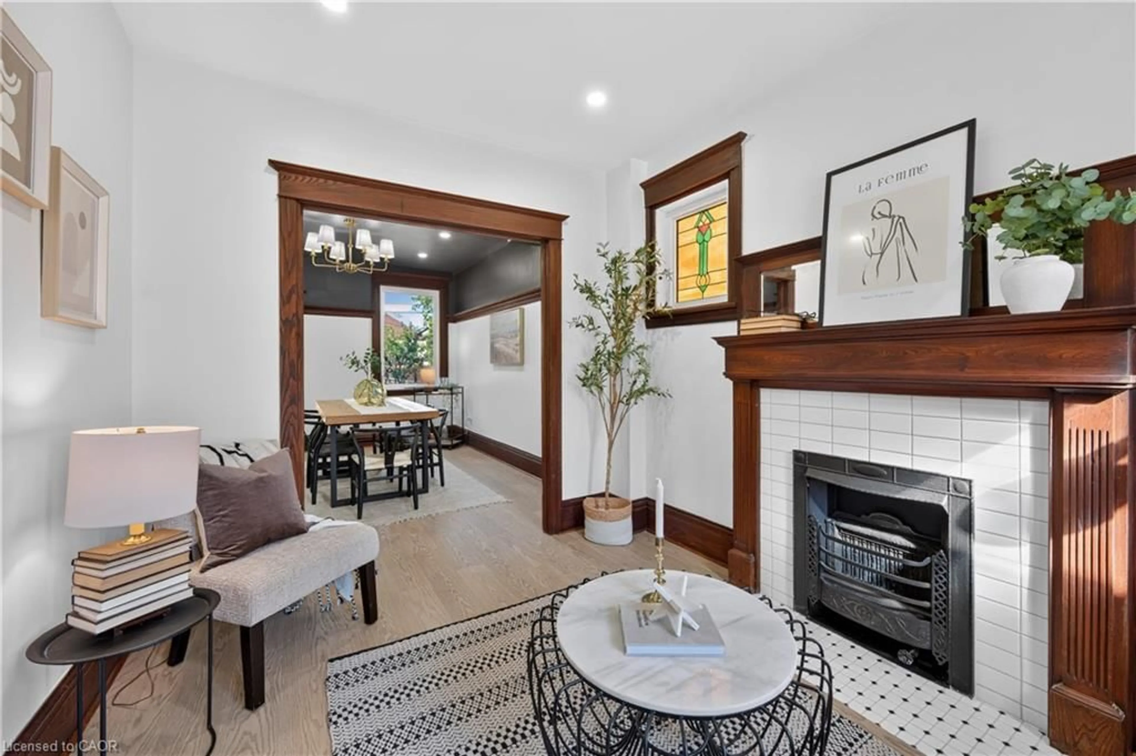 Living room with furniture, unknown for 145 Edgemont St, Hamilton Ontario L8H 4E2