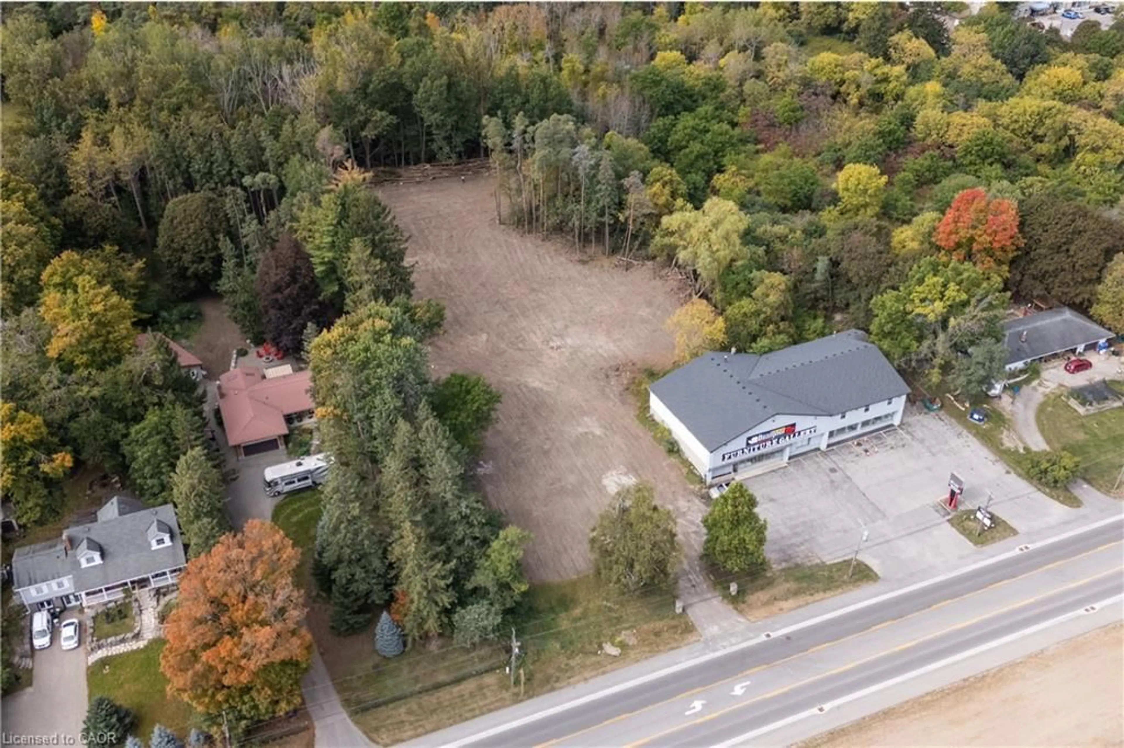 A pic from outside/outdoor area/front of a property/back of a property/a pic from drone, street for 7244 Wellington Rd 124, Guelph/Eramosa Ontario N1H 6J3