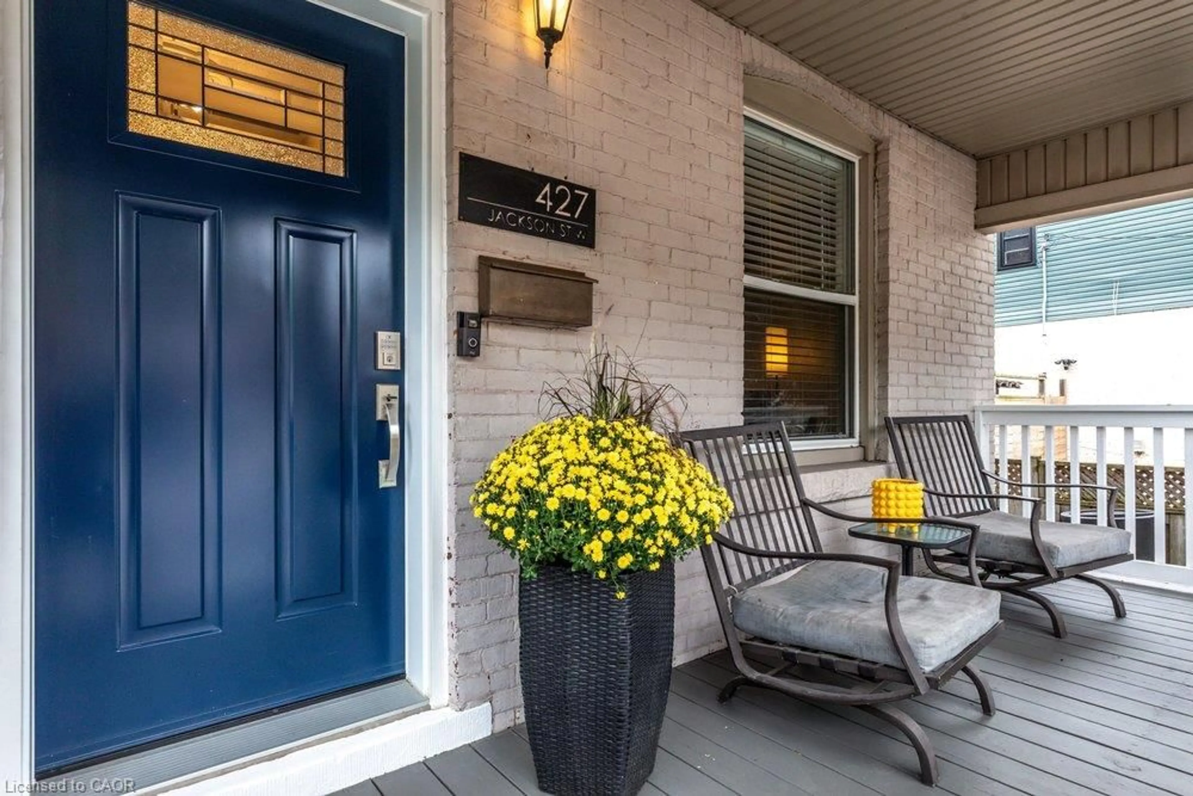 Indoor entryway for 427 Jackson St, Hamilton Ontario L8P 1N3