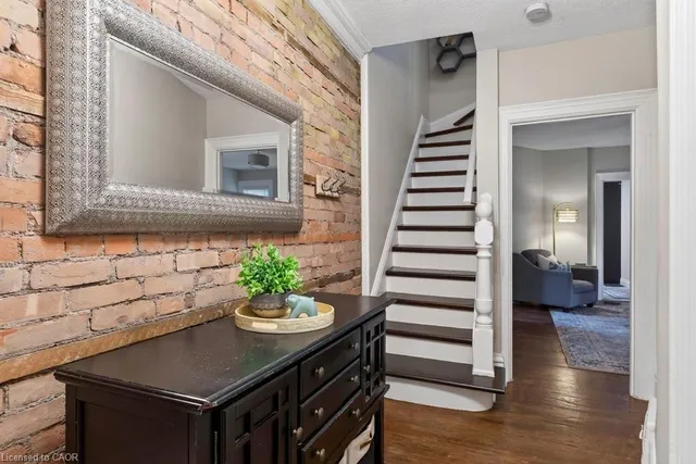 427 Jackson St, Hamilton 5