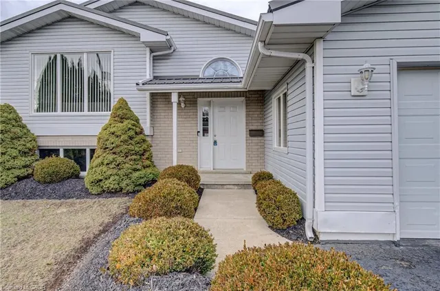271 College St, Waterford 4