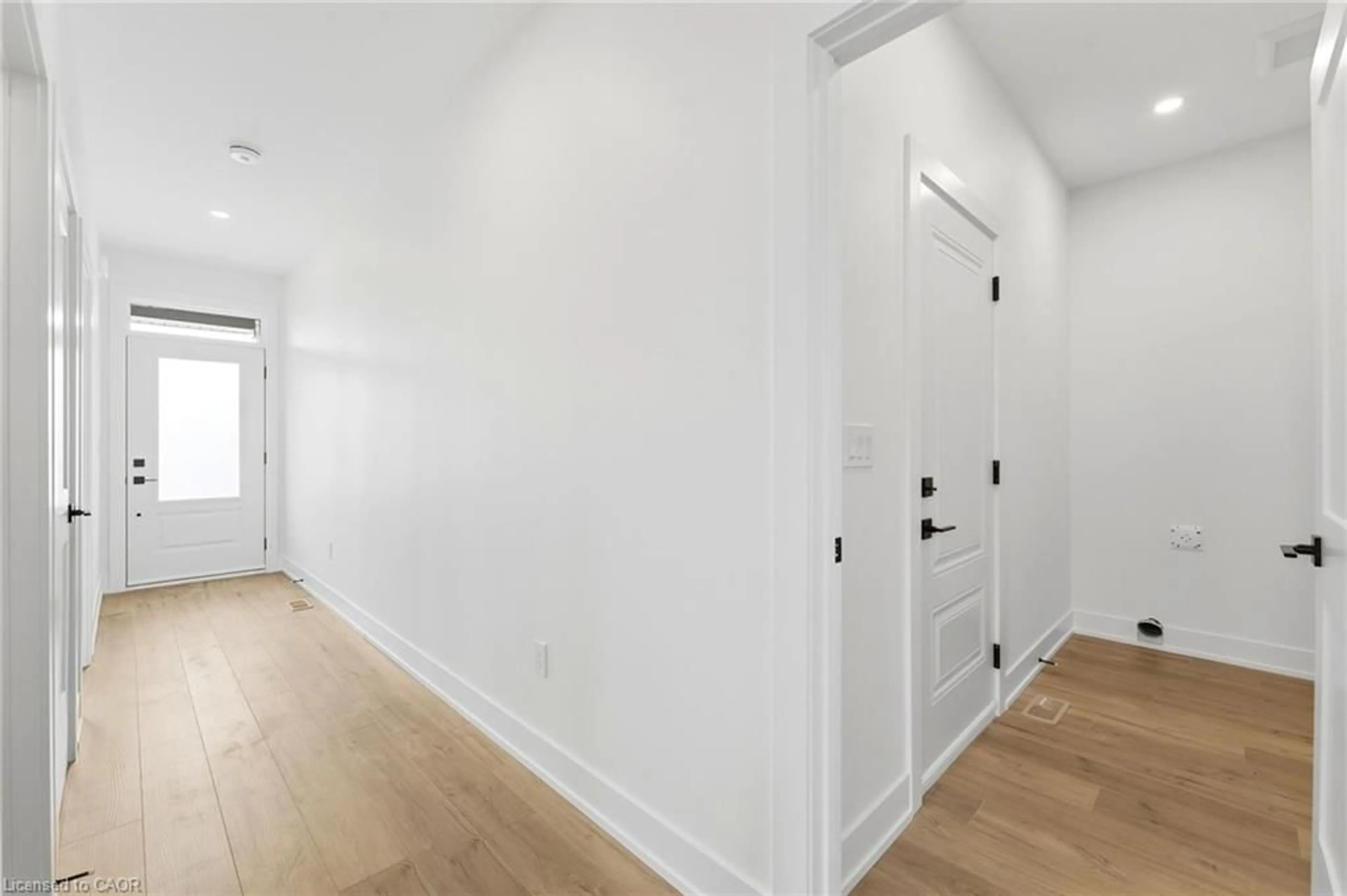 Indoor entryway for 182 Lafayette St, Jarvis Ontario N0A 1J0