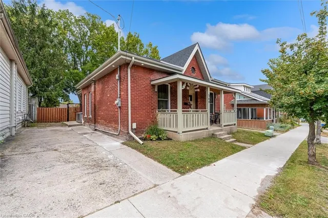 348 Dalhousie St, Brantford 2
