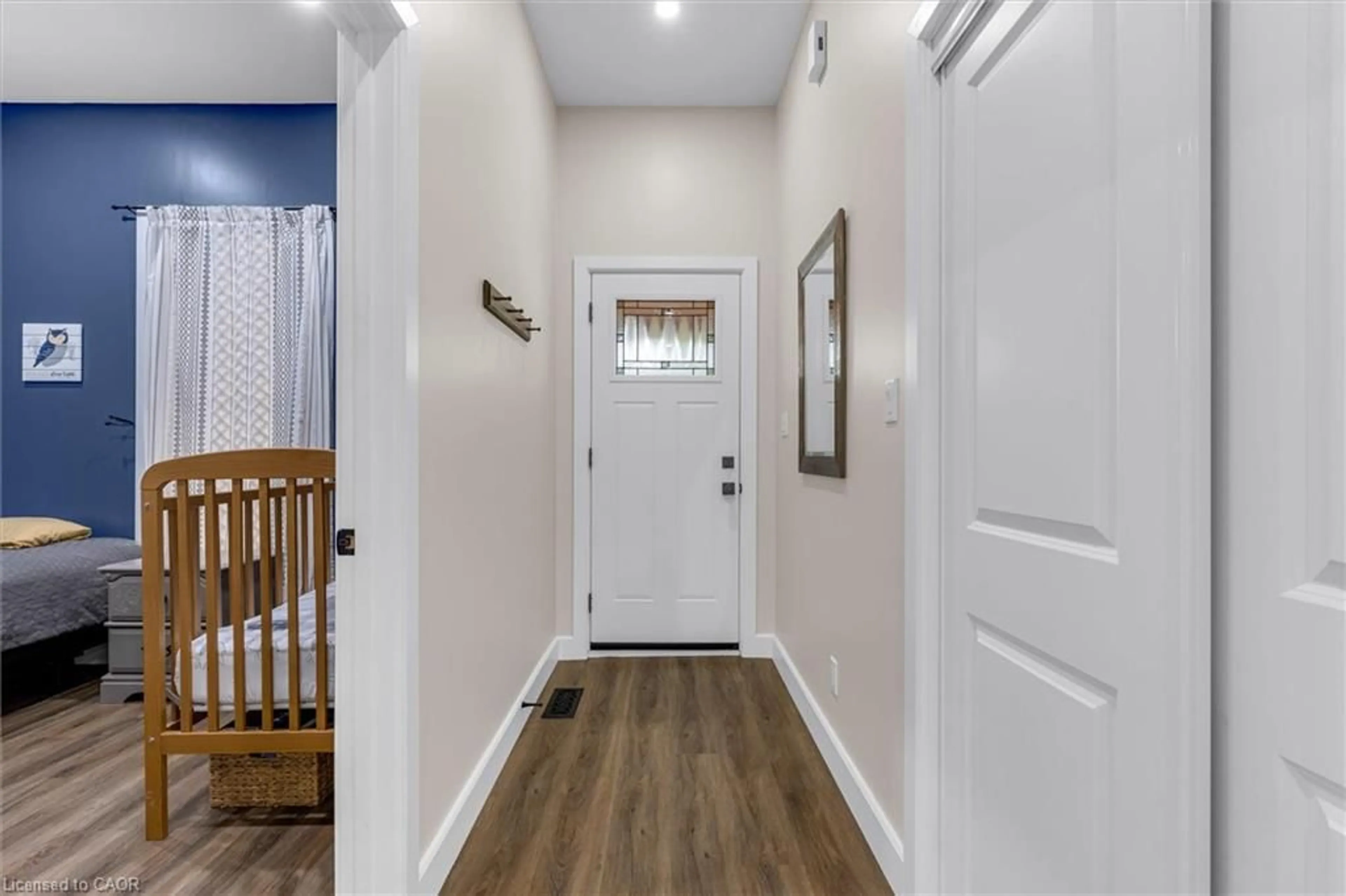 Indoor entryway for 348 Dalhousie St, Brantford Ontario N3S 3W1