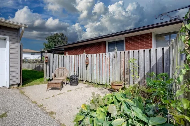 30 Kingswood Dr, Kitchener 2