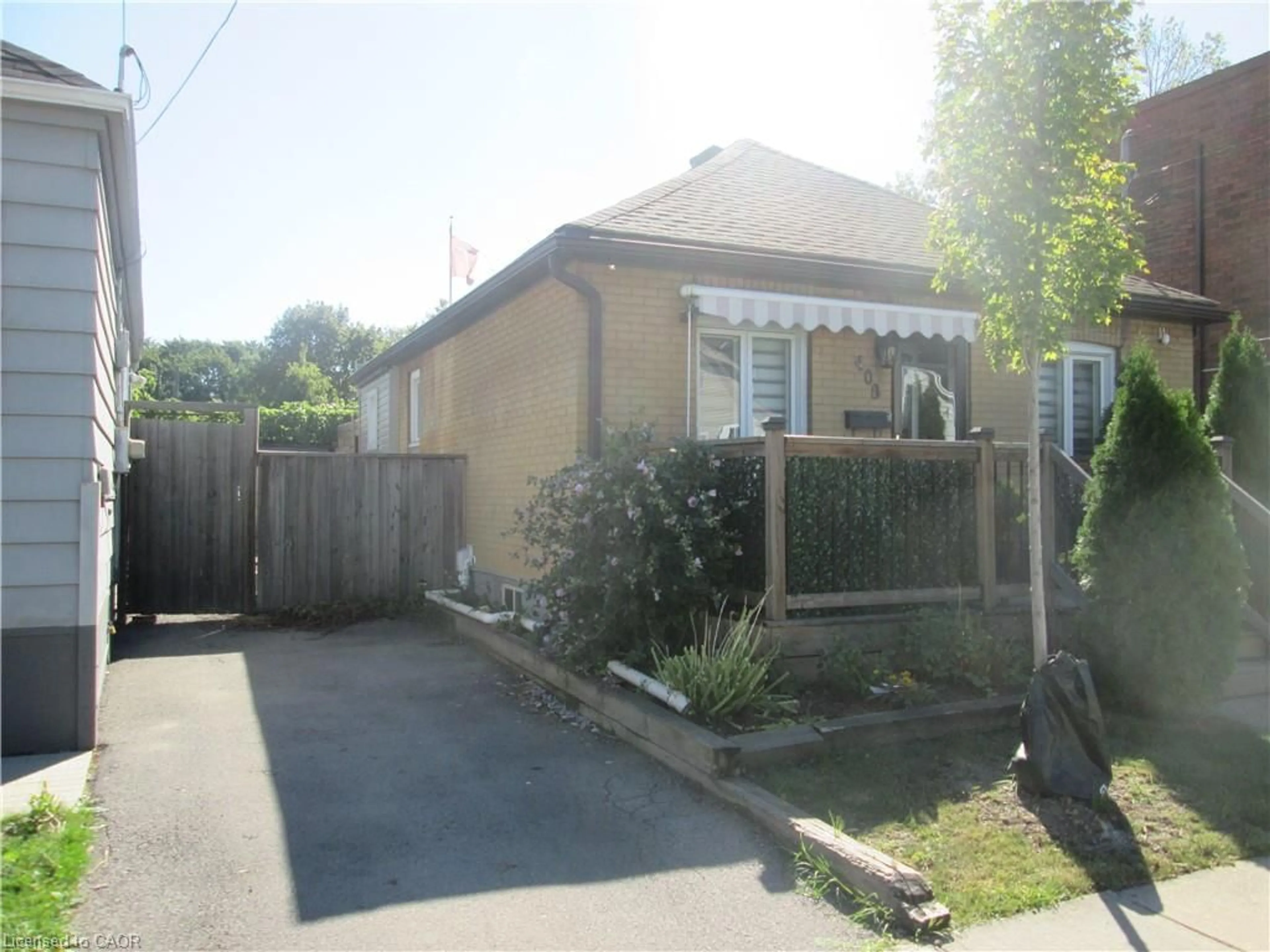Unknown for 408 Cope St, Hamilton Ontario L8H 5C3