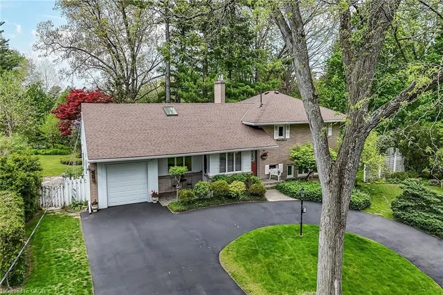 2 Summit Cir, Simcoe 2