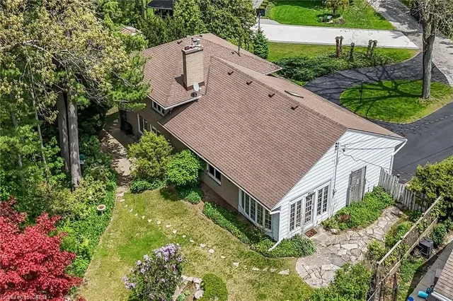 2 Summit Cir, Simcoe 5
