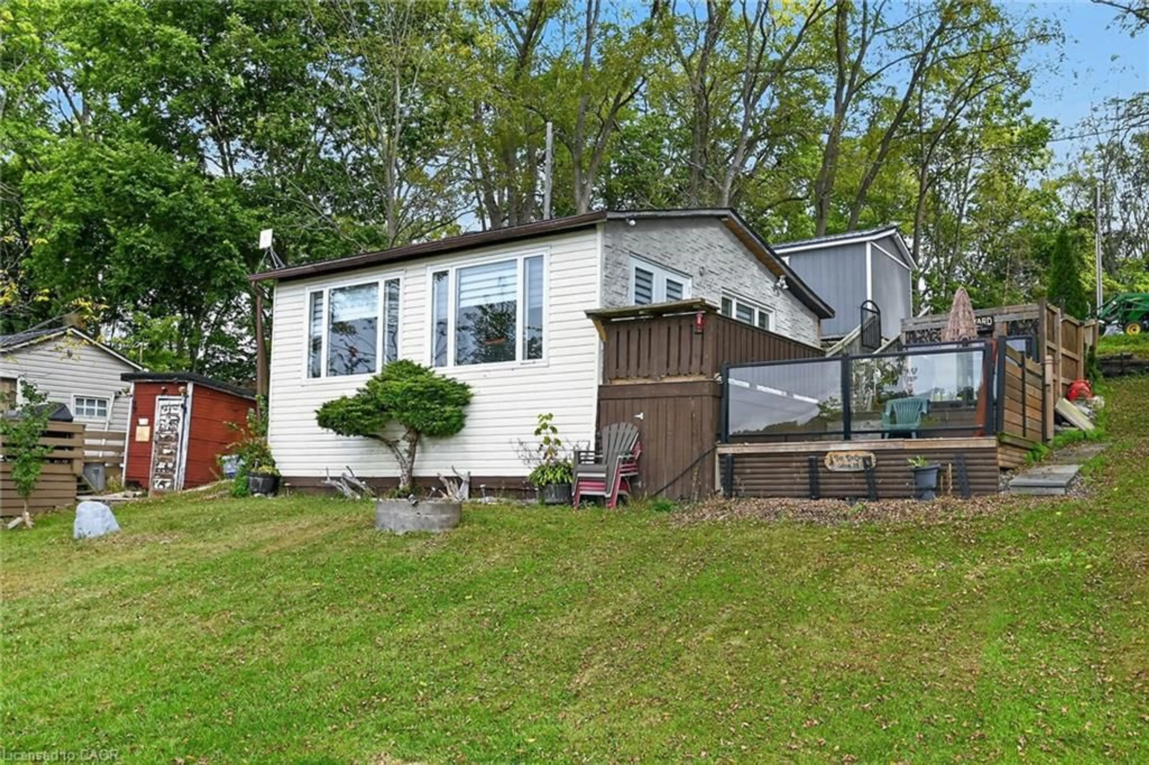 Home with vinyl exterior material, unknown for 7 Riverfront Lane, Cayuga Ontario N0A 1E0