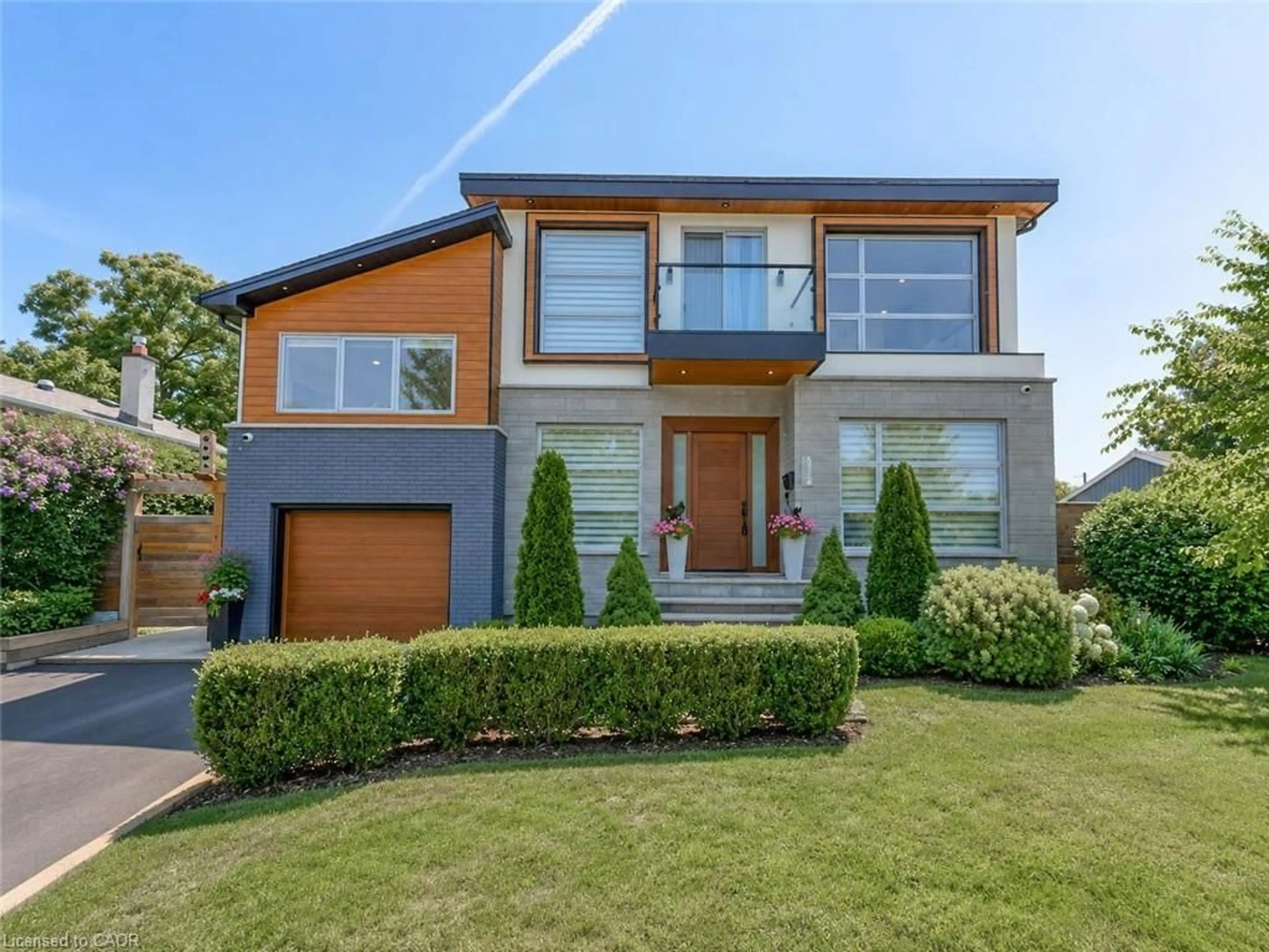 Home with brick exterior material, street for 5178 Hunter Dr, Burlington Ontario L7L 3H8